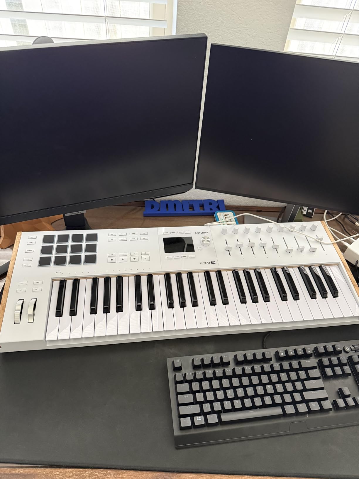 Arturia KeyLab mk3 USB MIDI Keyboard Controller, 61 Key - Black customer photo 1