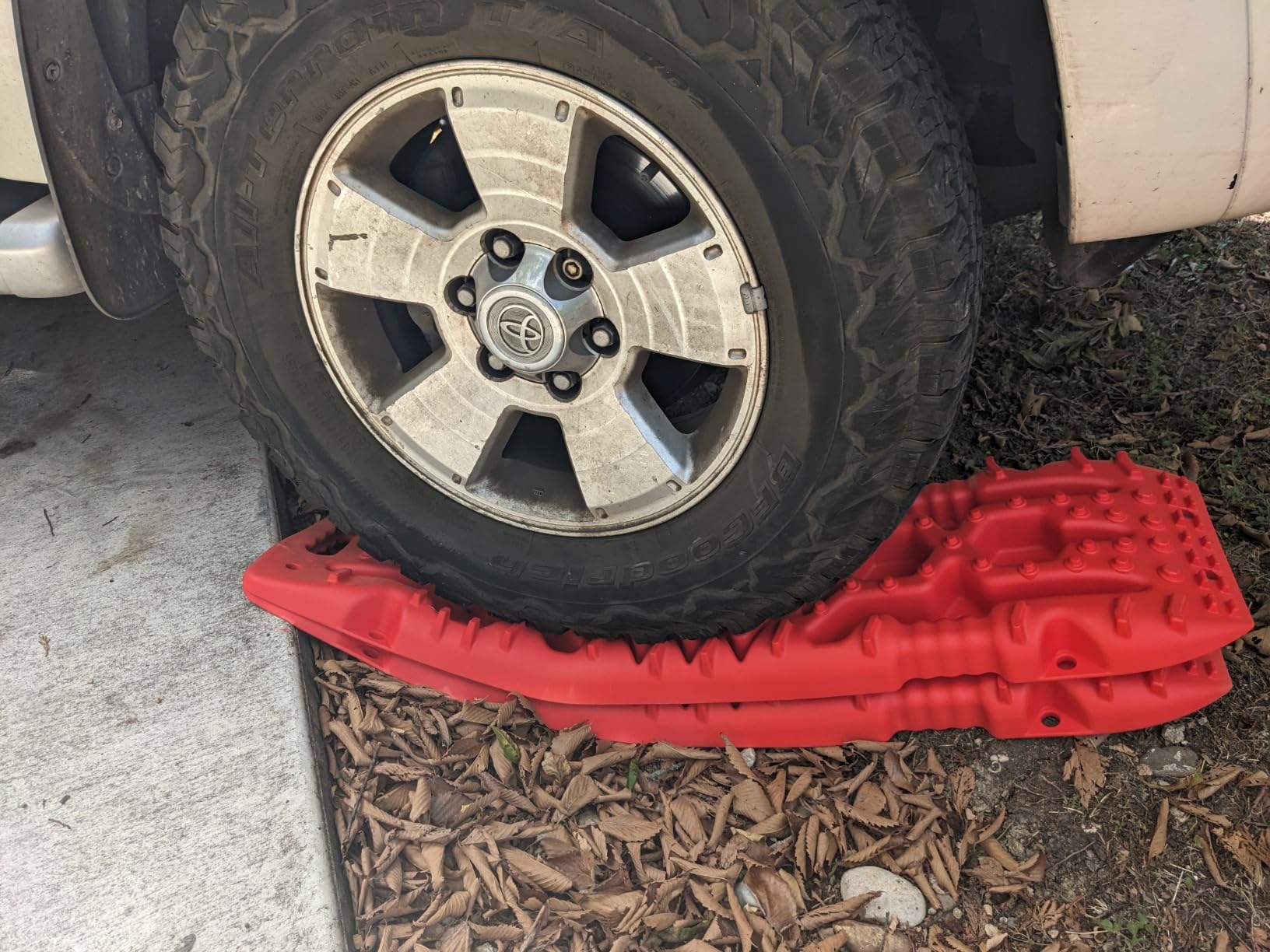 Nilight Recovery Off-road Traction Boards with Jack Lift Base 2 Pcs Red customer photo 2