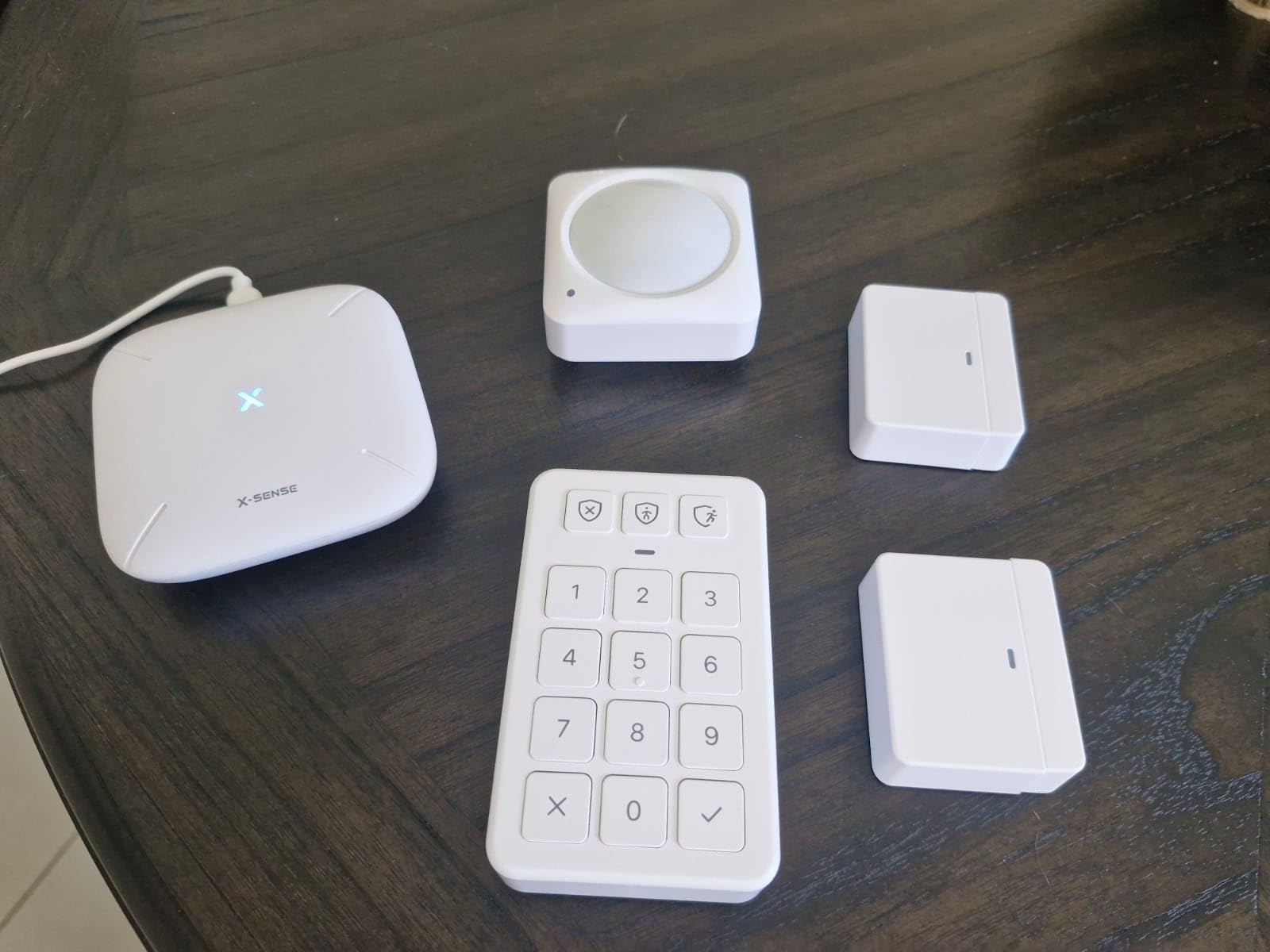 X-Sense Smart Home Security System, Wireless Security System 5-Piece Set, Supports Mobile App Alerts, Compatible with Alexa, Includes 1 Base Station, 2 Door Sensors, 1 Motion Sensor, 1 Keypad, AS05 customer photo 2