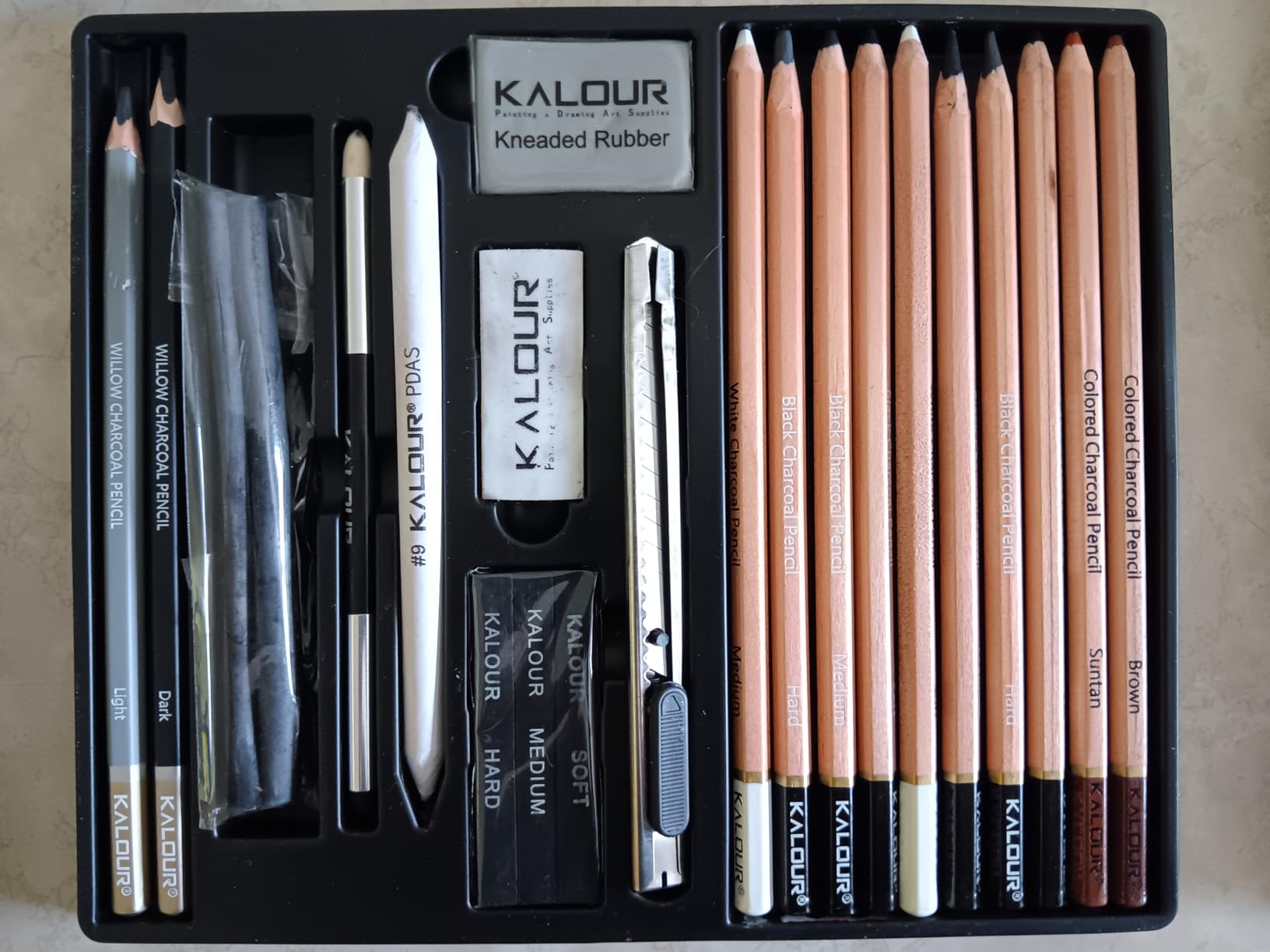 KALOUR PDAS 22pcs Charcoal Drawing Set, Professional Art Supplies, Black & White Charcoal Pencils for Drawing, Sketching, Shading, Blending, Artist Pencils for Beginners & Pro Artists customer photo 1