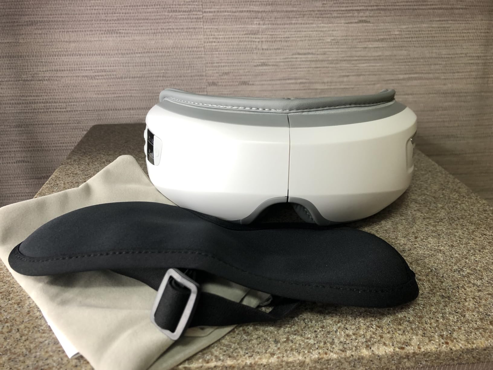 Eye Massager with Heat & Bluetooth Music, Massaging Eye Mask customer photo 2