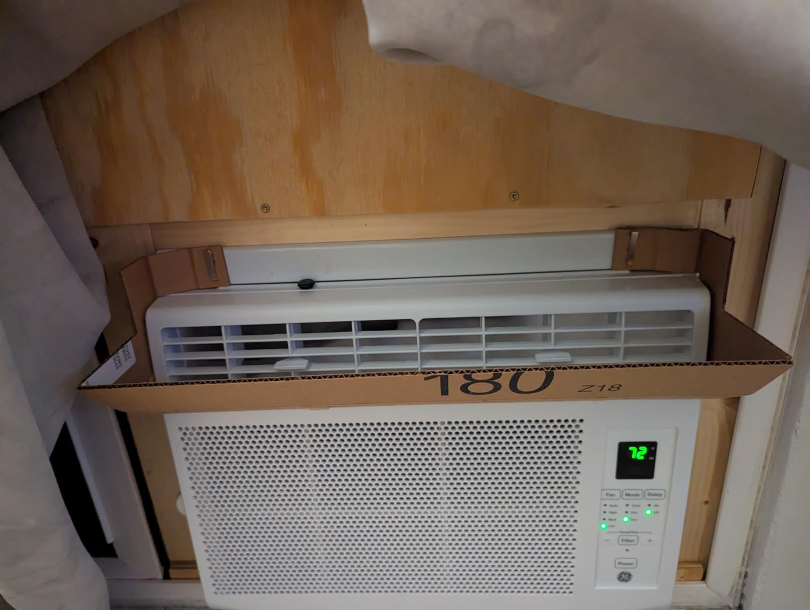 GE 6,000 BTU Electronic Window Air Conditioner, Cools Rooms up to 250 sq ft, Digital Controls with Remote, Energy Saver Mode, 24Hr Timer, Easy Install Kit Included, White customer photo 2