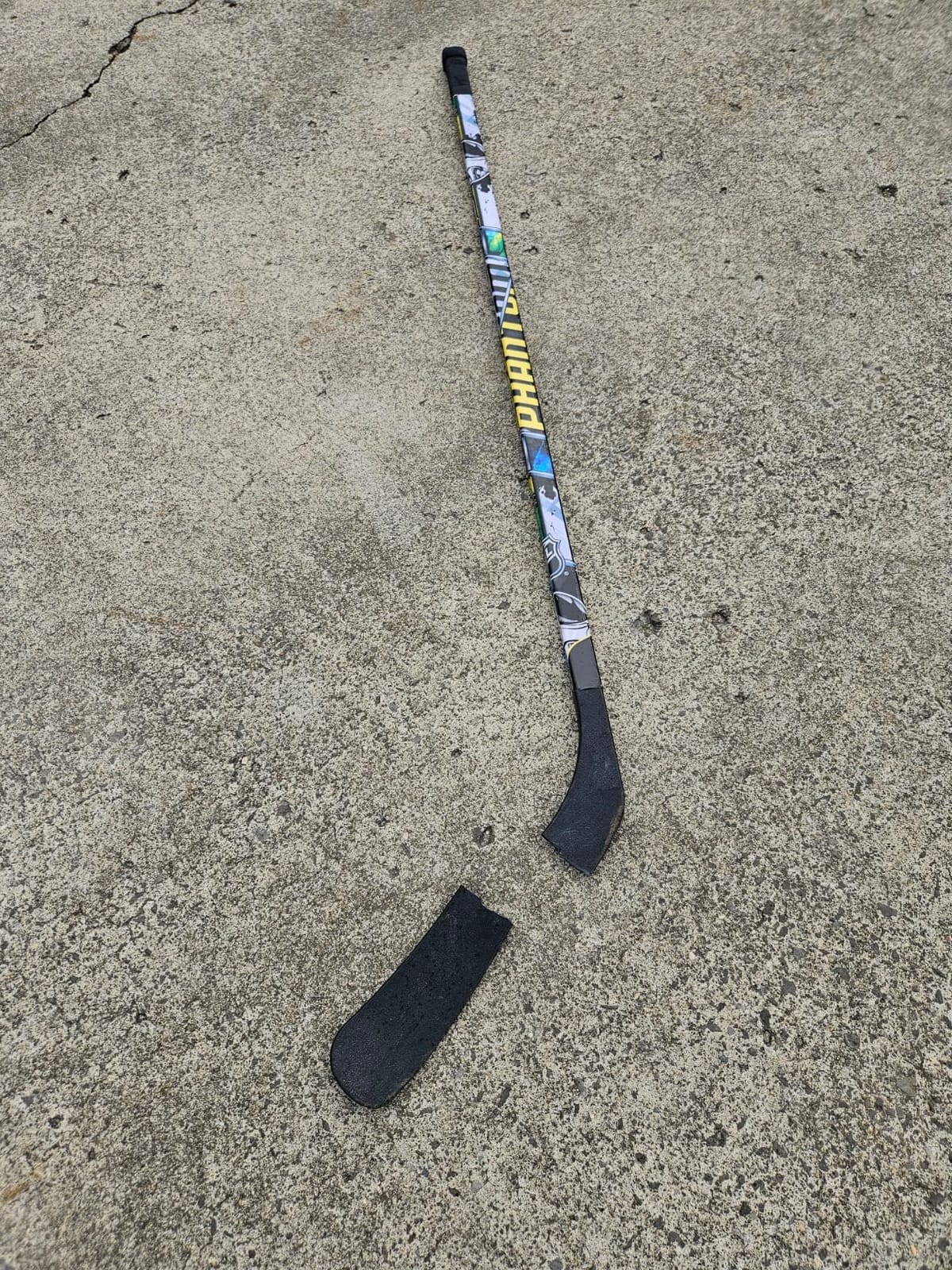 Franklin Sports NHL Kids Street Hockey Sticks - Youth, Junior + Senior Sticks - Right + Left Handed - 40