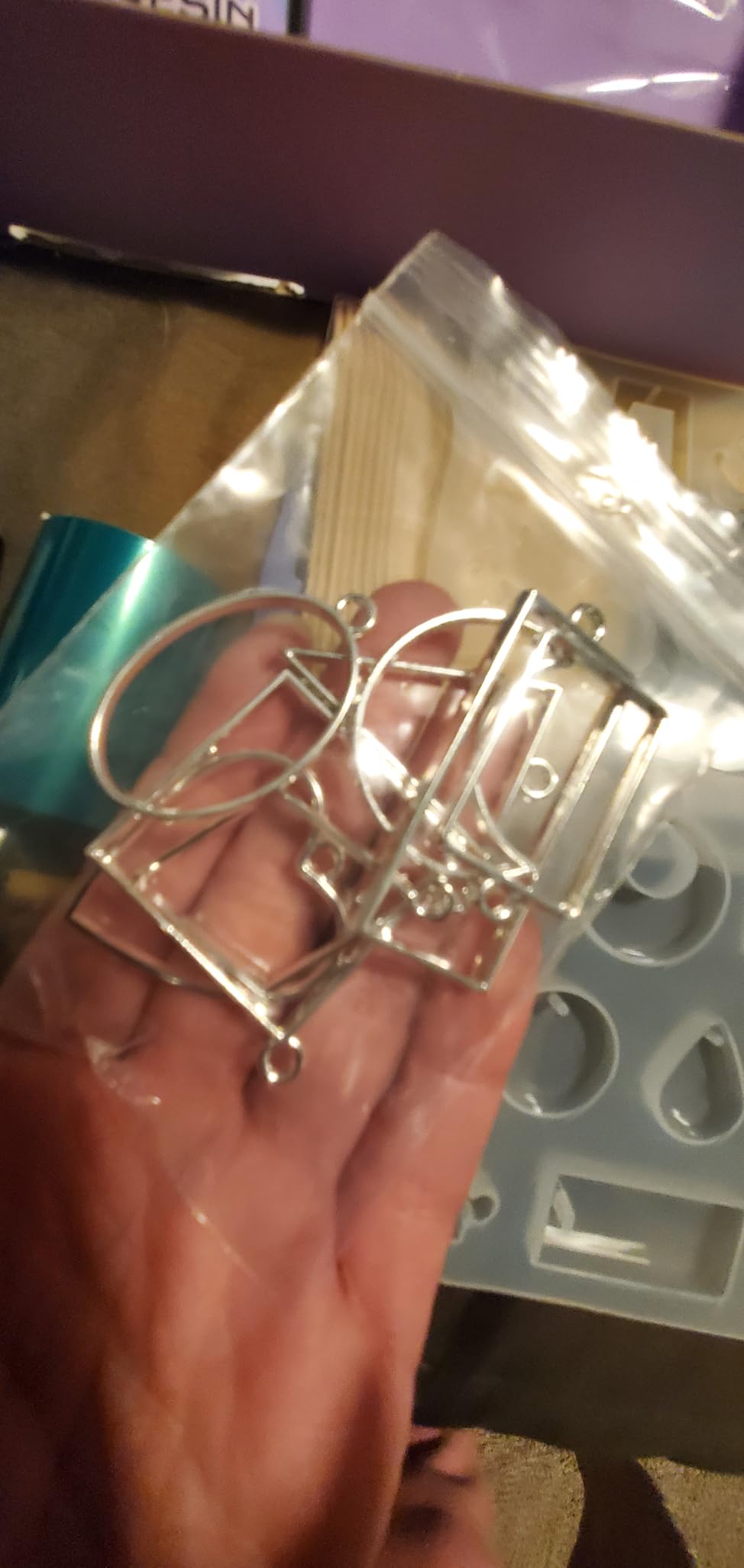 HeyClear 300g UV Resin Molds Kit with Light for Jewelry Making, Keychains customer photo 1