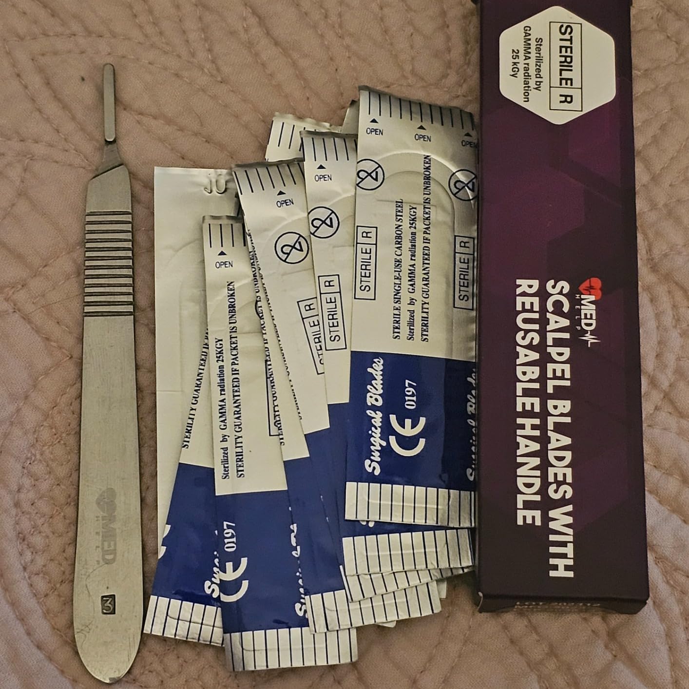 14R Blades Dermaplaning Scalpels with Dermaplane Handle, Pack of 21 Dermaplane Razor for Women Face with Stainless Steel Scalpel Handle 3 - Dermaplaning Tool for Face customer photo 1