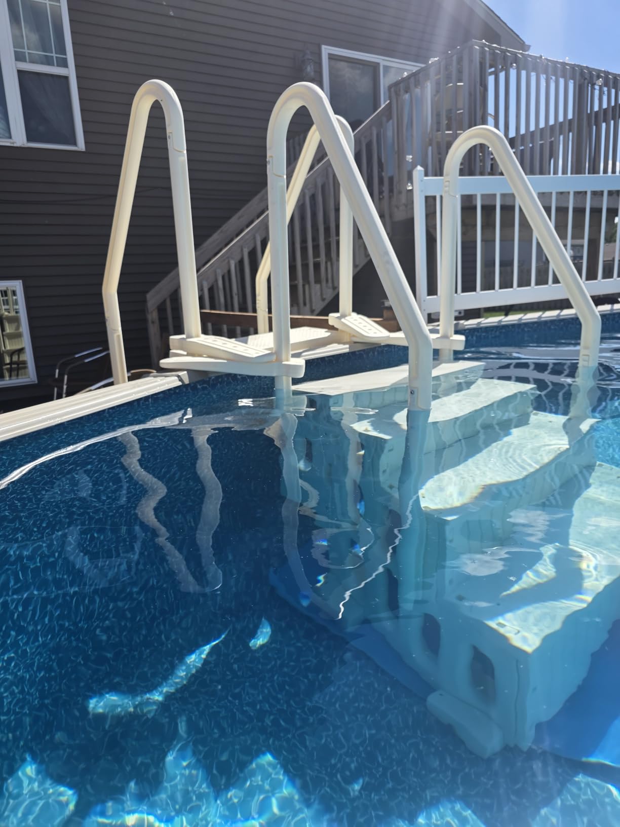 VEVOR Swimming Pool Ladder, 4-Step Double Handrails Stairs with Non-Slip Heavy Duty Steps, Reliable 400 lbs Max Load Capacity, for 48-54 in Inground & Above-Ground Pools of Any Decking Surface, Grey customer photo 2