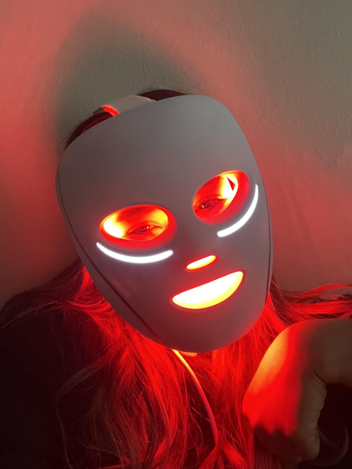 Shark CryoGlow LED Face Mask, Red Light Therapy, Under-Eye Cooling, FW312PL customer photo 1