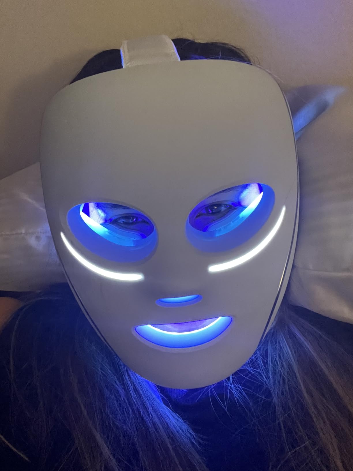 Shark CryoGlow LED Face Mask, Red Light Therapy, Under-Eye Cooling, FW312PL customer photo 2