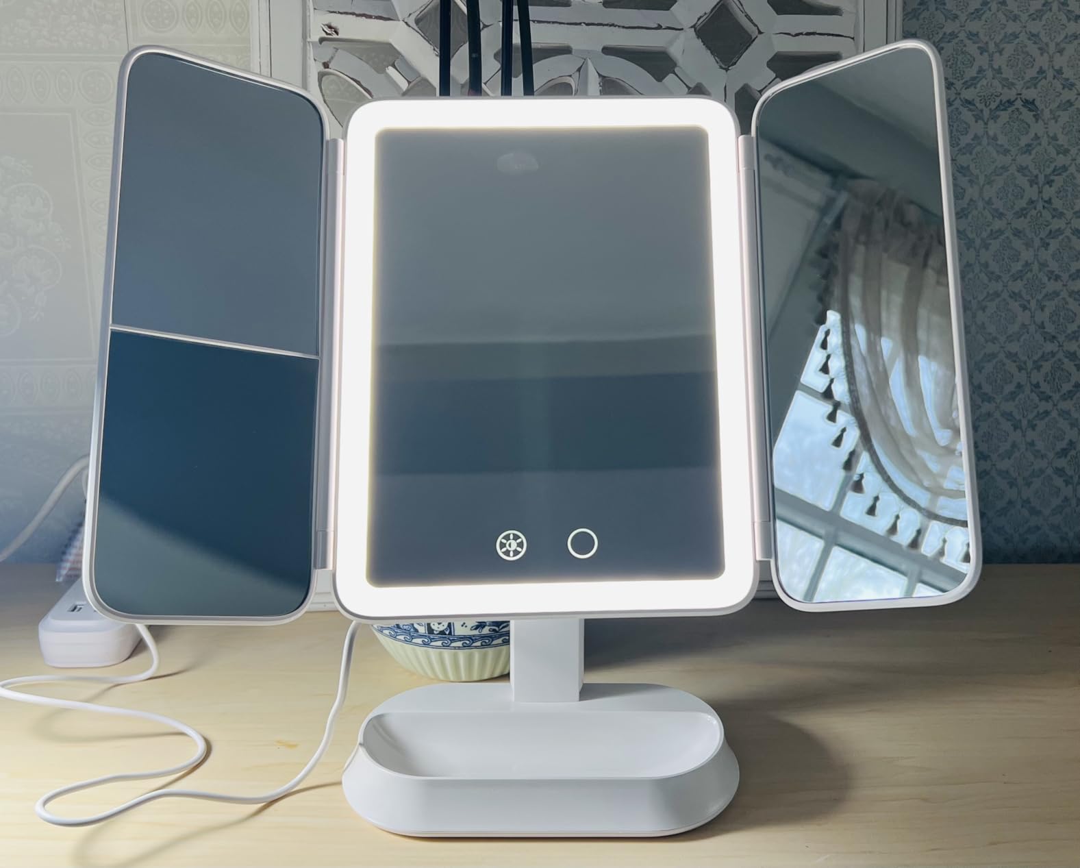 FRANO Trifold Makeup Mirror with Light, 3X/5X Magnifying Vanity Mirror, customer photo 2