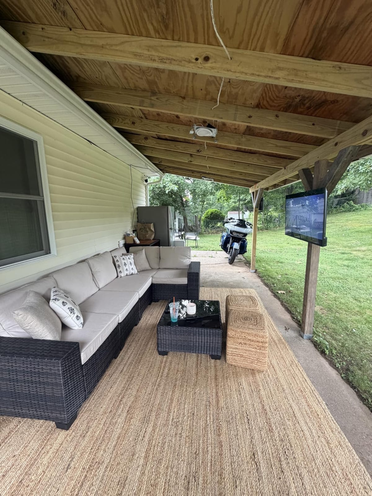 Jing's Villa 6-Piece Patio Furniture Set, All-Weather Outdoor Wicker Sectional Sofa with Cushions, Glass Table & Left and Right Armrest, Rattan Conversation Seating for Porch, Garden, Backyard,Beige customer photo 1