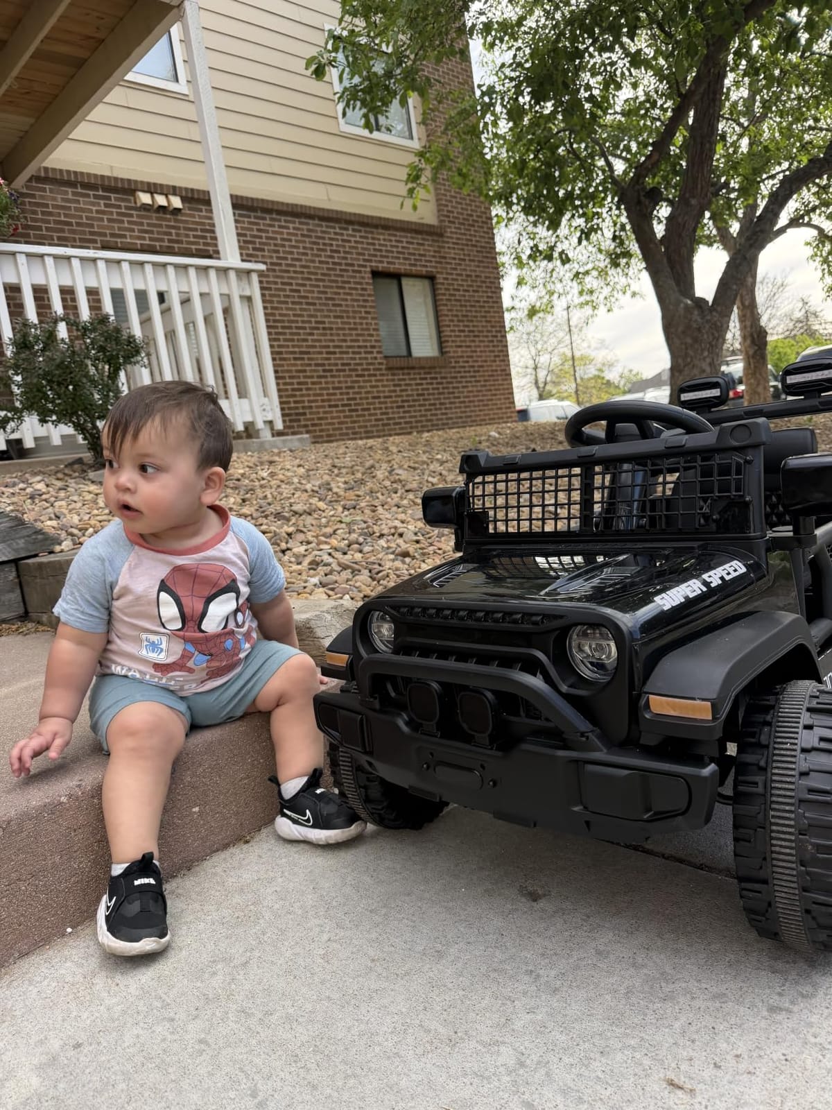 12V Ride on Toys for Kids with Parent Remote Control, Black customer photo 1