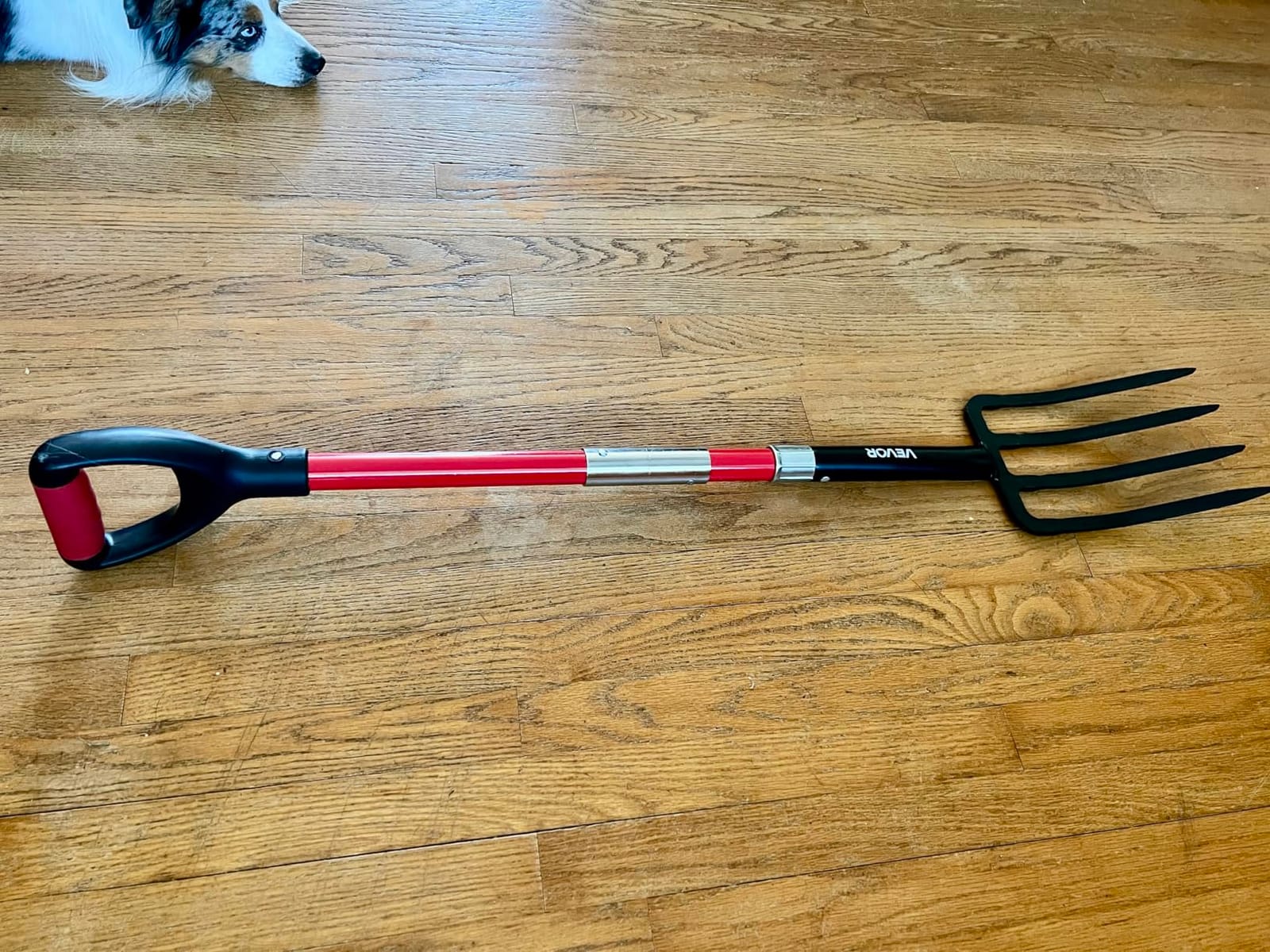 VEVOR Broad Fork, 5-Tine Pitchfork with Dual Fiberglass Handles, Heavy Duty Garden Fork, Ergonomic U-Shaped Design Broadfork Hand Tiller, Gardening Tool for Composting Transplanting Aeration customer photo 2