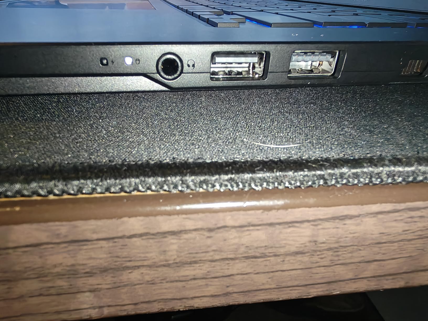 GIGABYTE AERO X16 Copilot+ PC - 165Hz 2560x1600 WQXGA - NVIDIA GeForce RTX 5060 - AMD Ryzen AI 7 350 - 1TB SSD with 16GB DDR5 RAM - Windows 11 Home - Space Gray customer photo 1