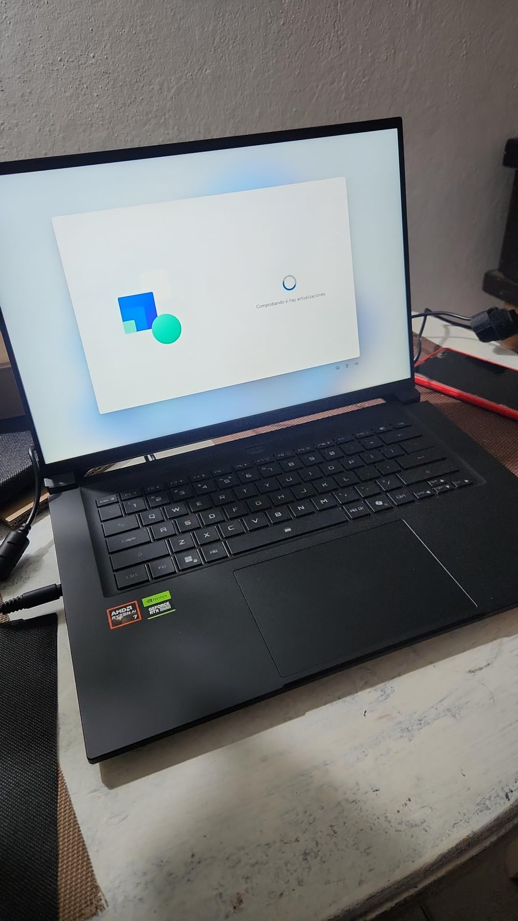 GIGABYTE AERO X16, Copilot+ PC - 165Hz 2560x1600 WQXGA - NVIDIA GeForce RTX 5070 - AMD Ryzen AI 7 350-1TB SSD with 32GB DDR5 RAM - Windows 11 Home - Lunar White customer photo 1