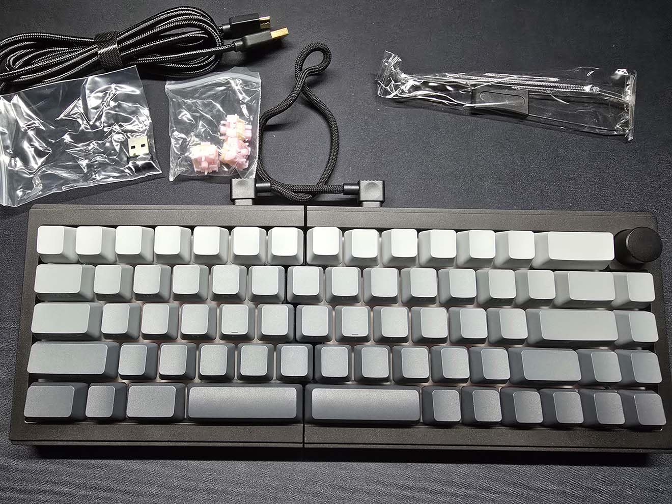 ZORNHER ST68 Wireless Ergonomic Split Mechanical Keyboard,65% Pink & Blue Custom Creamy TKL Keyboard with Knob,Lighted Up PBT Keycaps,Pre-lubed Linear Switches,Hot-Swappable,RGB Backlit customer photo 2