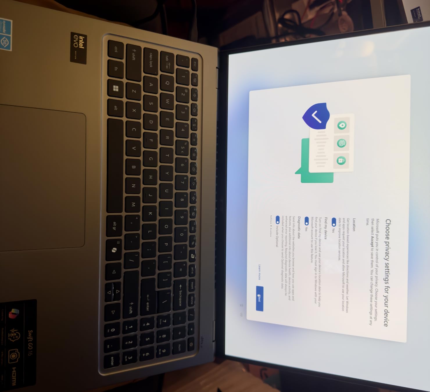 Acer Swift Go 16in OLED Laptop SFG16-72-5844 Ultra 5 125H 8GB RAM 512GB SSD | Intel Evo AI certified, 3200x2000 resolution, 120Hz refresh rate display, Windows 11 Home, WiFi 6E, USB-C port customer photo 1