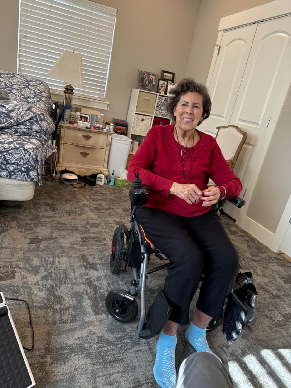 Only 26lbs Upgraded Carbon Fiber Electric Wheelchairs for Adults, Foldable Lightweight Power Motorized Wheelchair, Airline Approved, 15 Miles Portable Compact for Travel, 350lbs customer photo 2