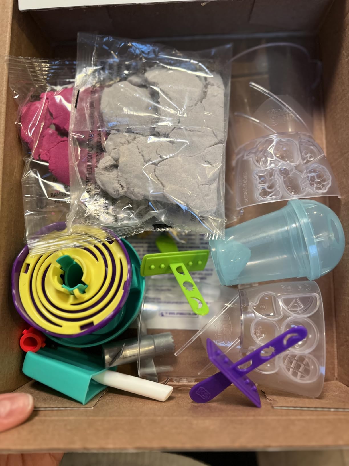 Kinetic Sand Smoothie Mixer Playset, Moldable Sand Sensory Toys, Ages 5+ customer photo 1