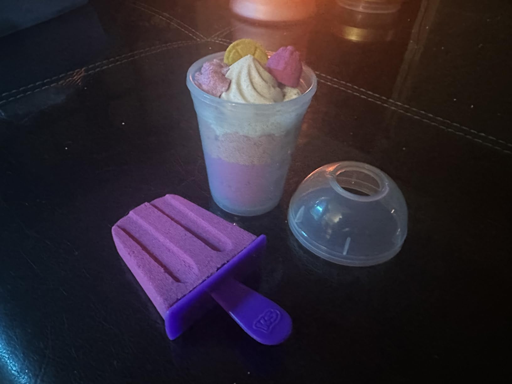Kinetic Sand Smoothie Mixer Playset, Moldable Sand Sensory Toys, Ages 5+ customer photo 2