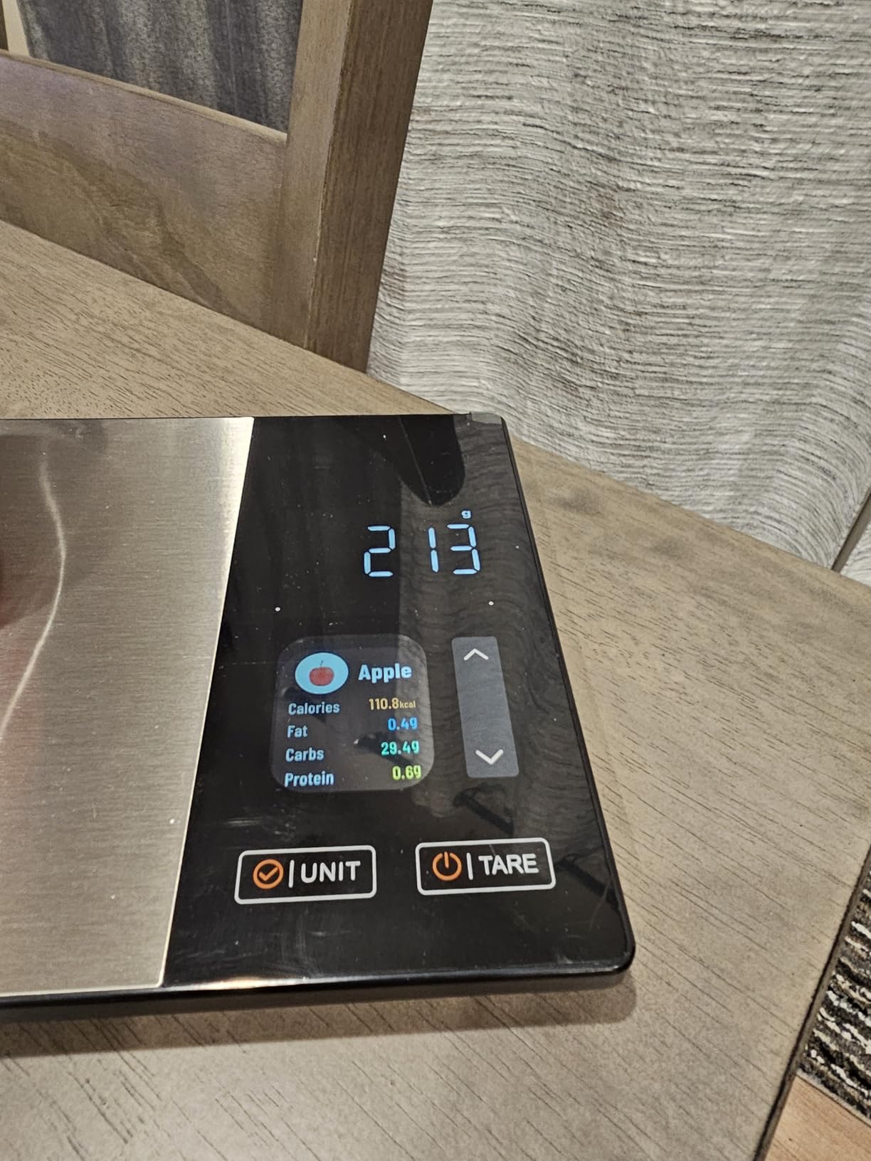 KUAIVO Smart Nutrition Food Scale with TFT Display, Tracks Calories, Fat, Carbs & Protein, Works with App for Daily Reports, 50 Built-in Foods, 23 Nutrients, Digital Kitchen Scale for Meal Prep customer photo 2