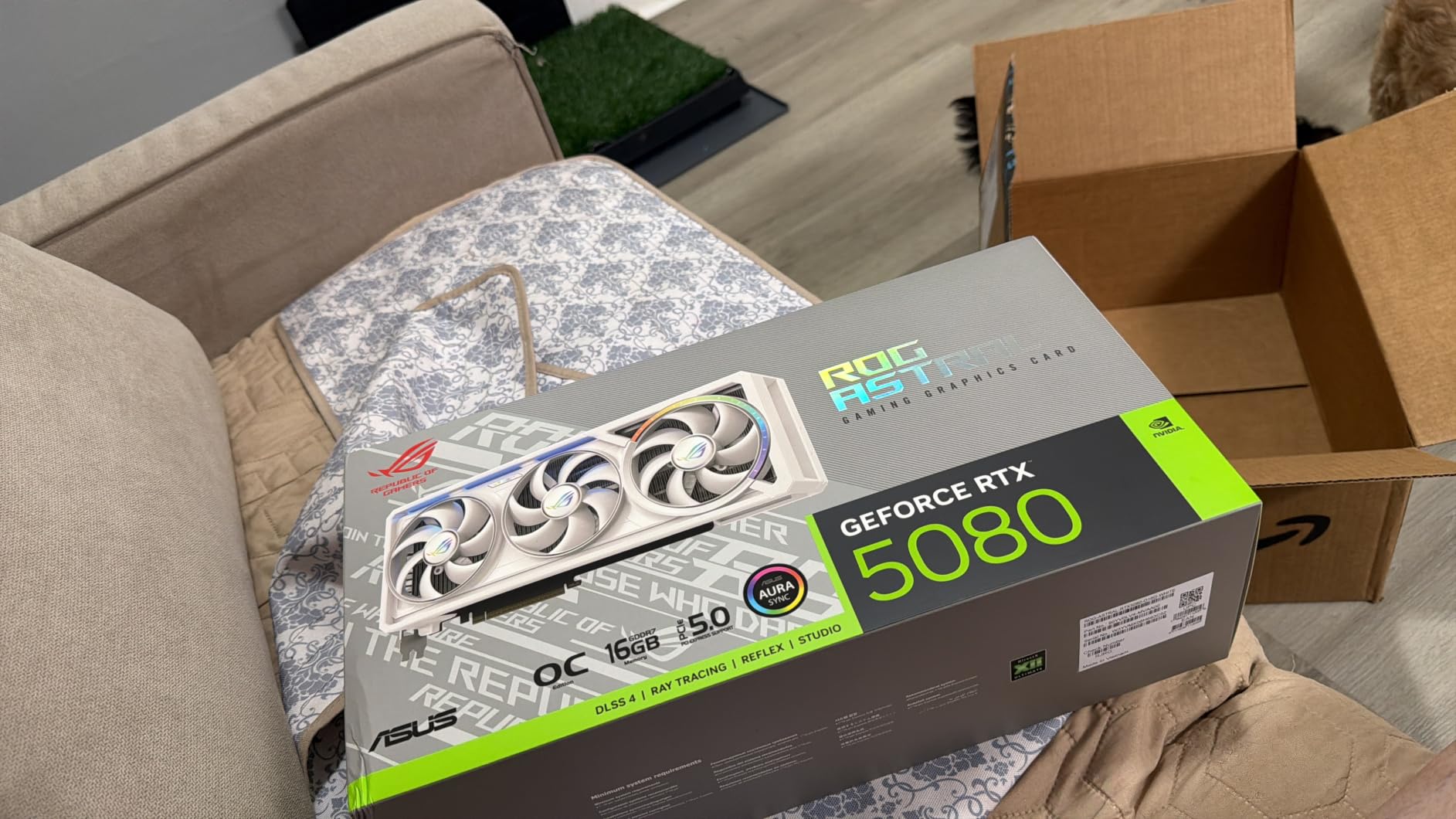 ASUS ROG Astral NVIDIA GeForce RTX 5080 16GB GDDR7 White OC Edition - Quad-Fan Gaming Graphics Card customer photo 1