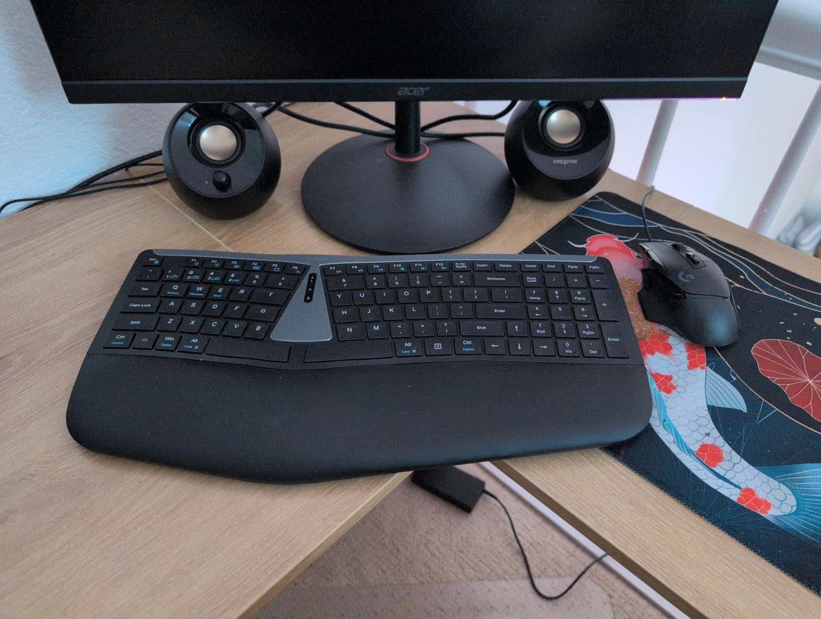 Nulea Ergonomic Split Wireless Keyboard with Cushioned Wrist Rest customer photo 1