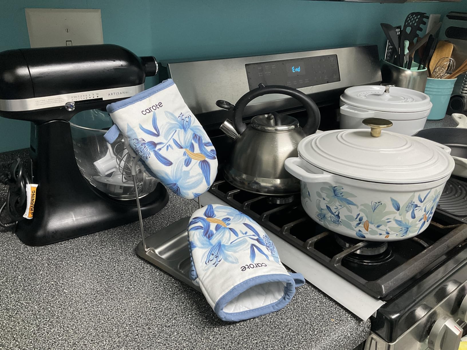 CAROTE 5QT Enameled Floral Cast Iron Dutch Oven Pot with Lid customer photo 2