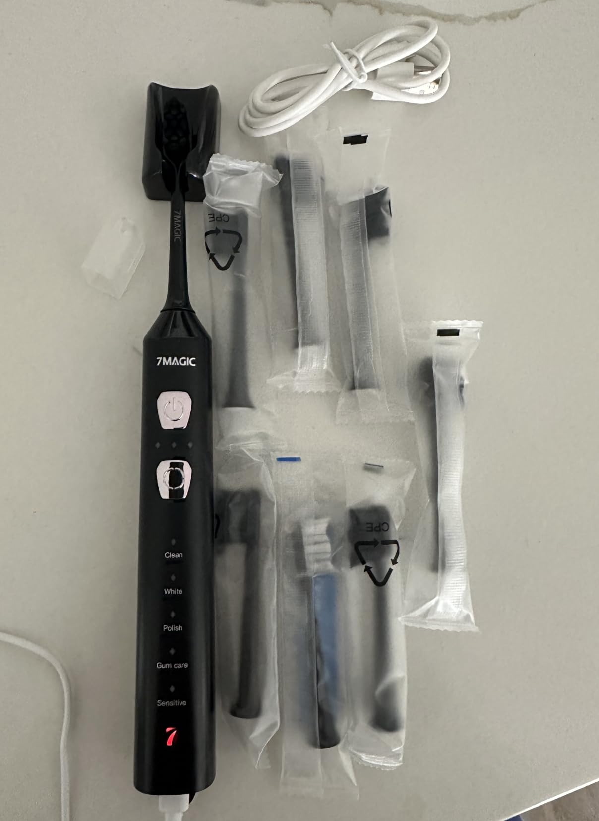7MAGIC Sonic Electric Toothbrush, 180-Day Runtime, 42000 VPM, 8 Heads, Black customer photo 2
