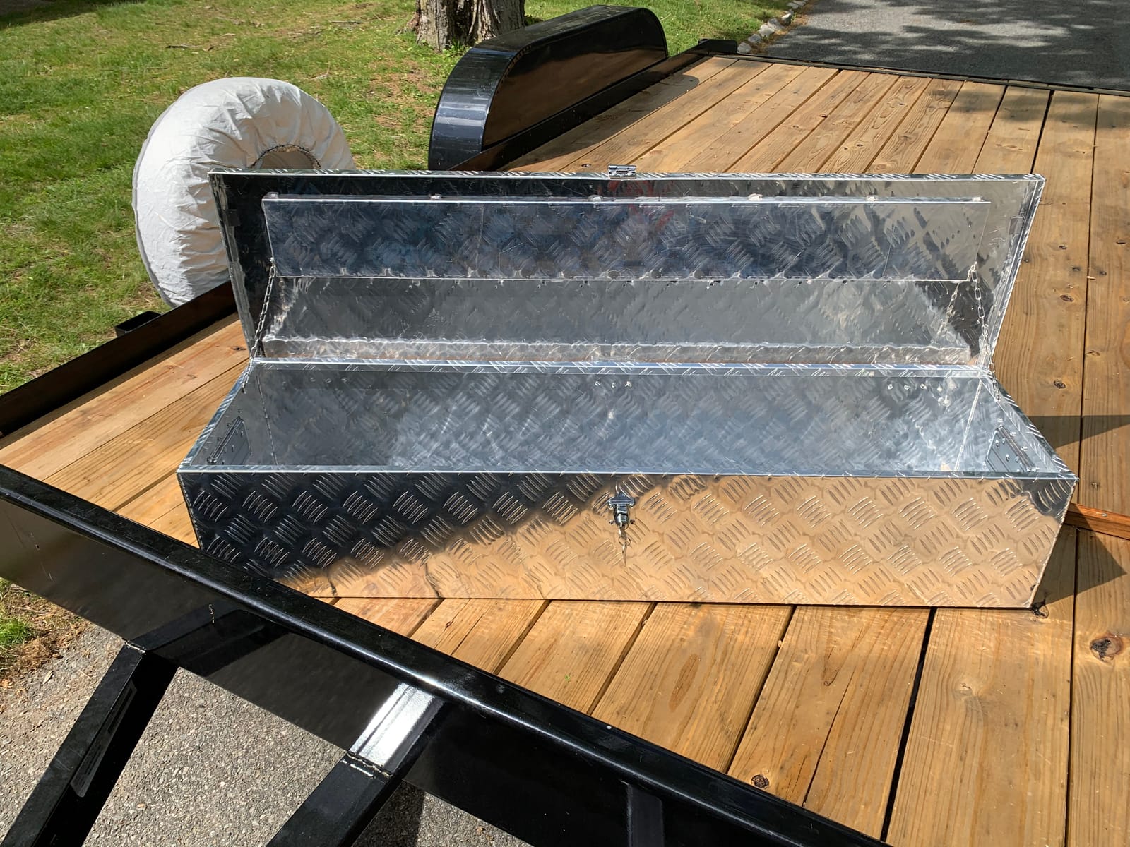50 x 14 x 10 inch Aluminum Truck Tool Box for Truck, RV, Trailer, ATV customer photo 2
