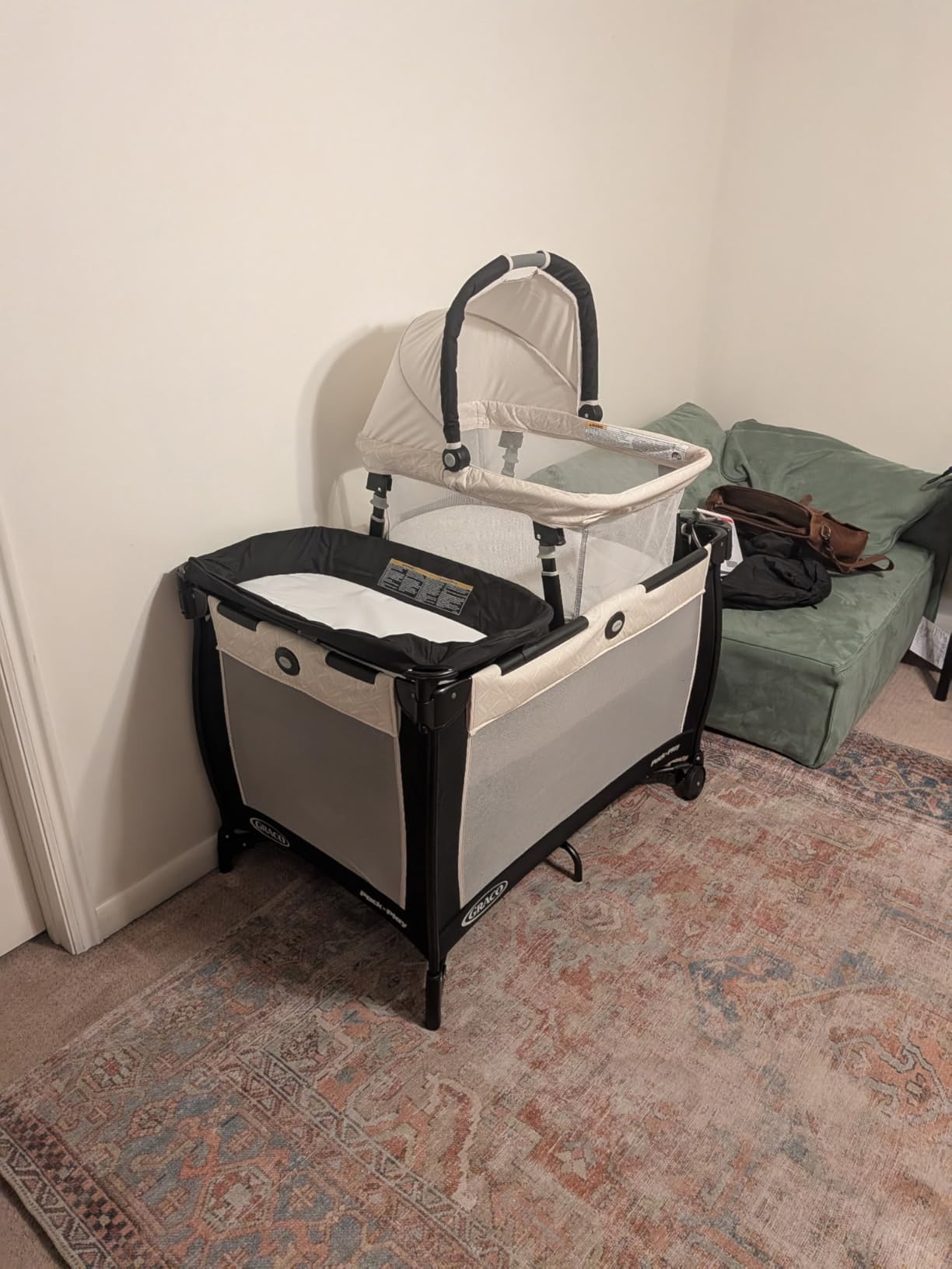 Graco Pack n’ Play Close2Baby Playard with Baby Bassinet, Changing Table, Portable Infant Seat, Milan customer photo 2