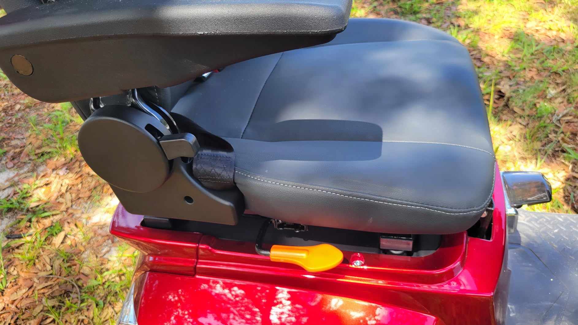 Heavy Duty Electric Mobility Scooter: Adults Seniors 1000W All Terrain 4 Wheel Powered Scooter - 500lbs Capacity, Travel 25-32 Miles Range, 15mph Fast Speed w/Safety Belt/USB Charger/Basket/Cover customer photo 2
