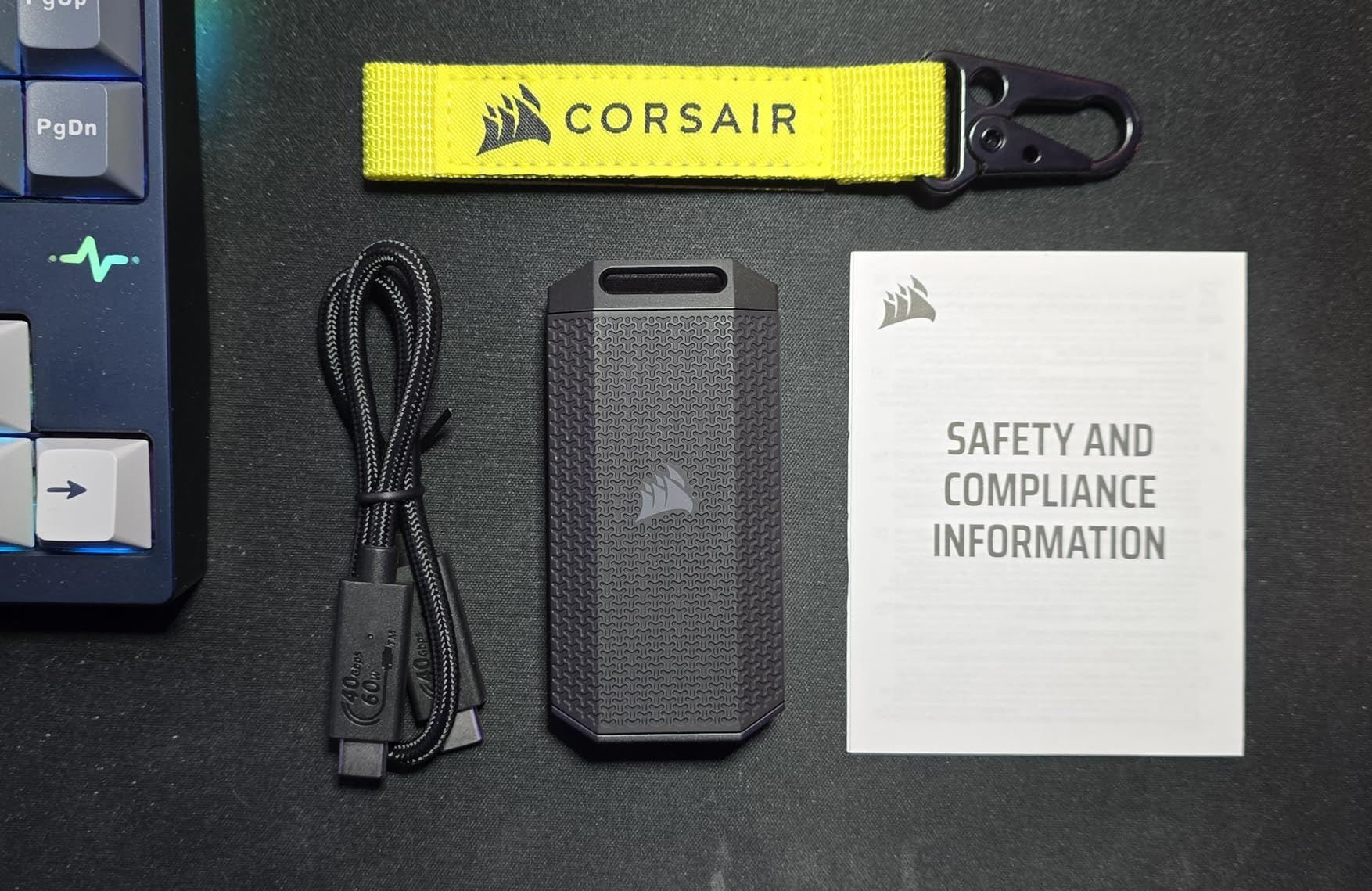 Corsair EX400U Survivor 1TB USB4 External SSD - Up to 4000 MB/s, IP55 Rugged Drive, Plug & Play for PC, Mac & iPad - Black customer photo 1