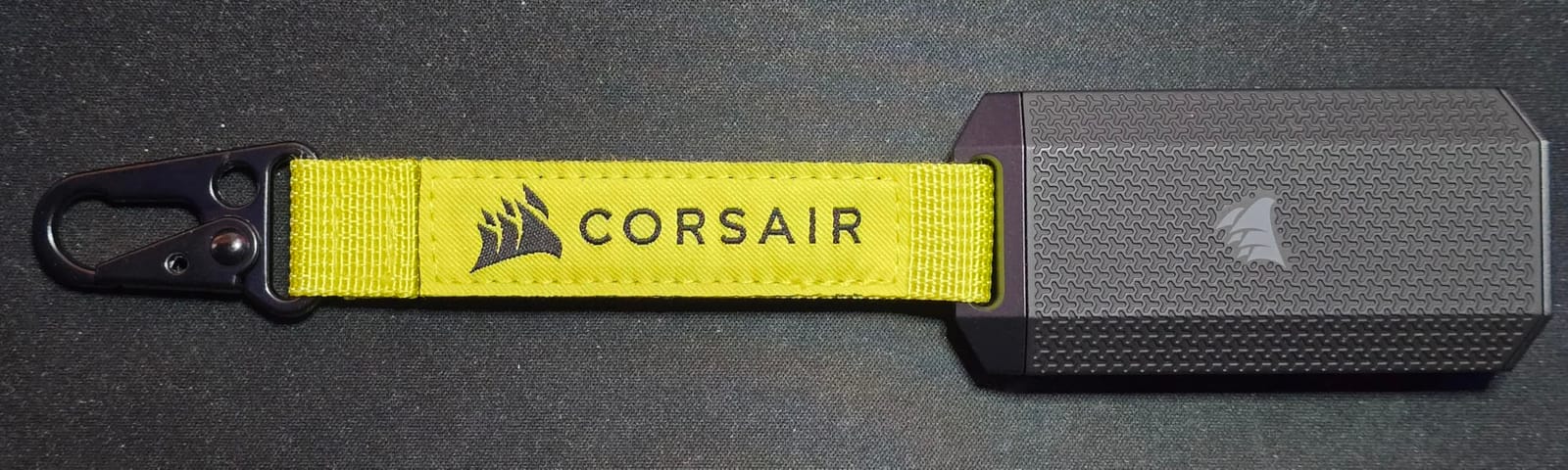 Corsair EX400U Survivor 2TB USB4 External SSD - Up to 4000 MB/s, IP55 Rugged Drive, Plug & Play for PC, Mac & iPad - Black customer photo 2