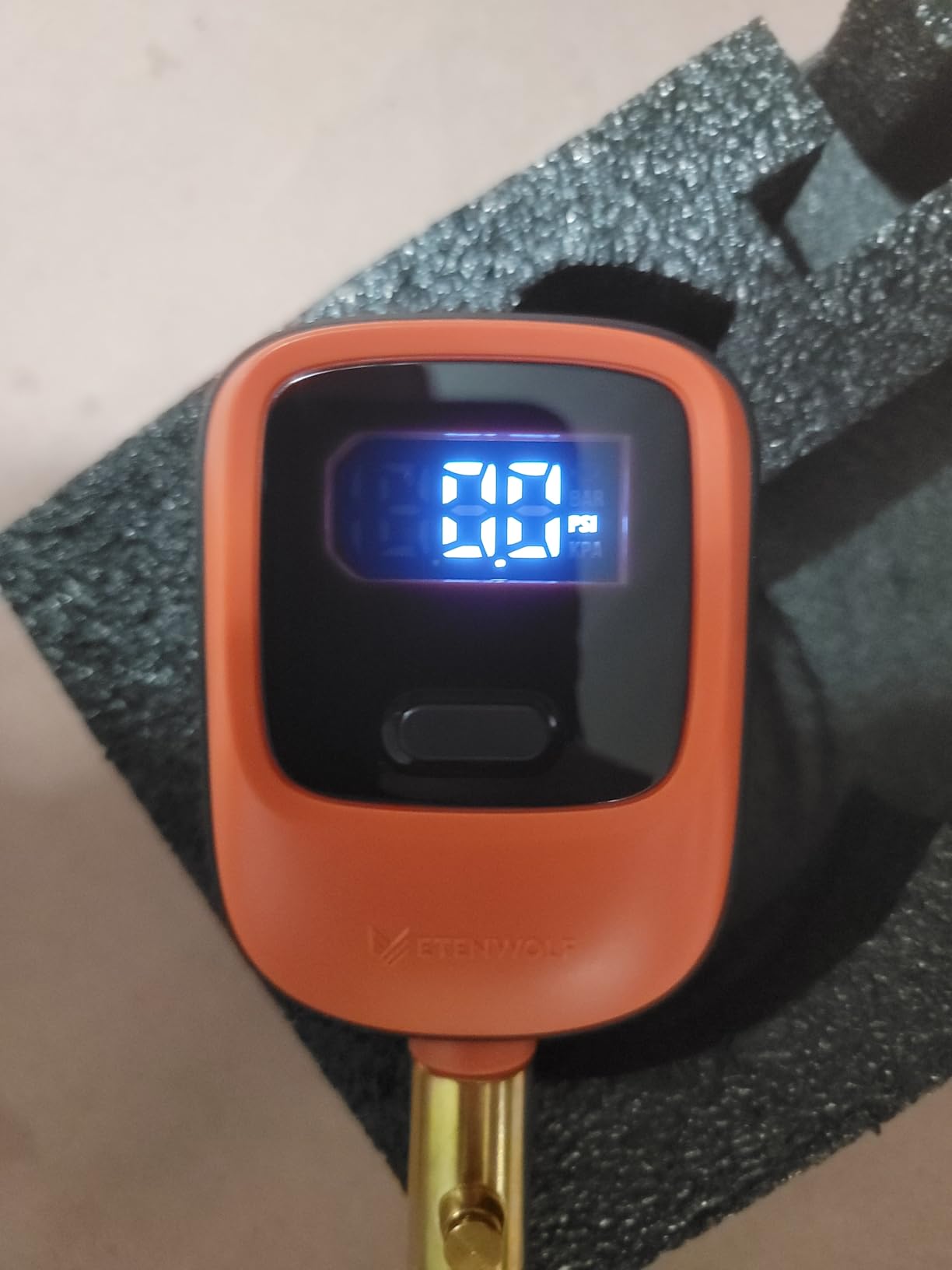 ETENWOLF T600 Digital Tire Pressure Gauge 250 PSI with Rubber Hose, Orange customer photo 1