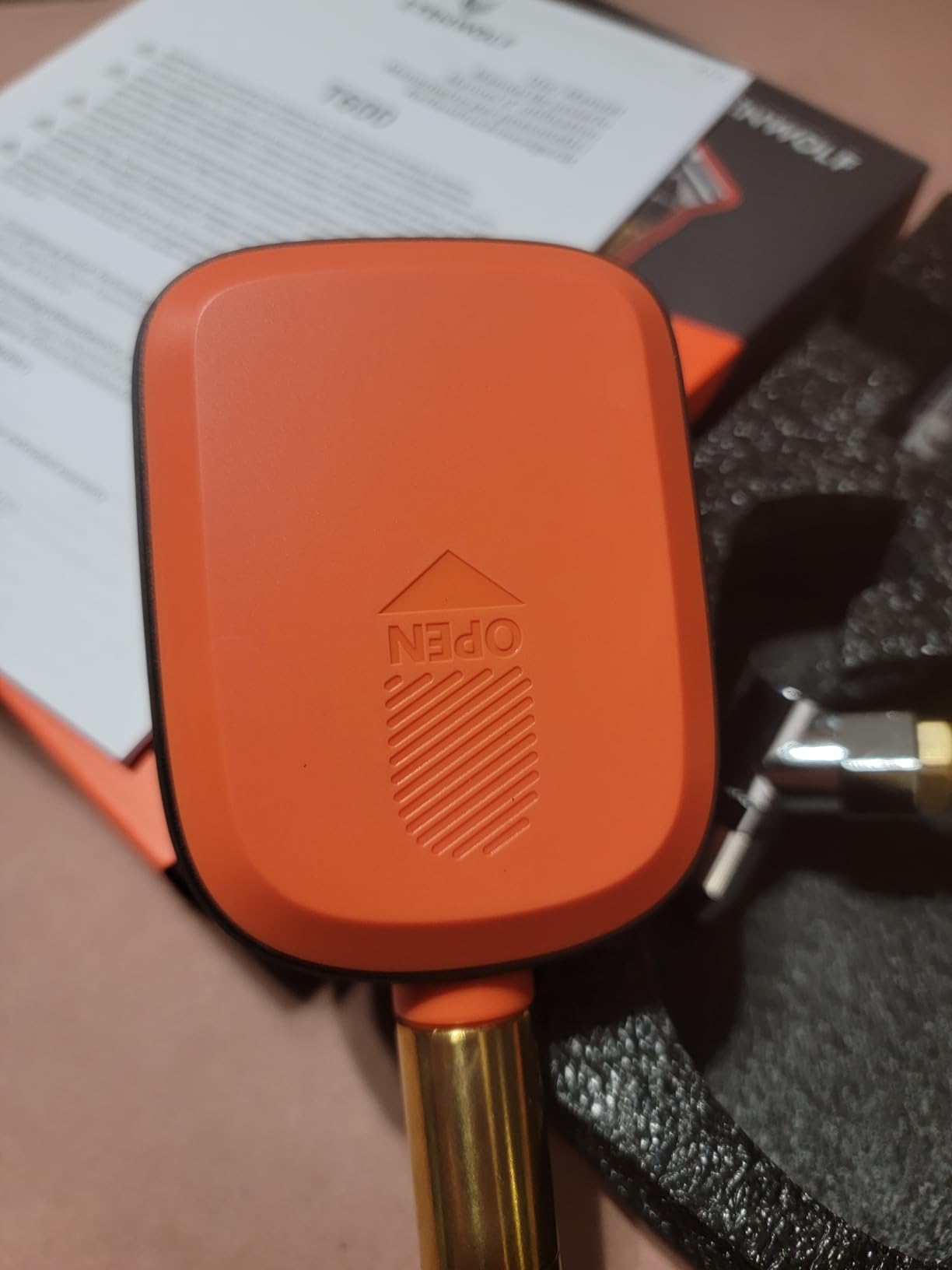 ETENWOLF T600 Digital Tire Pressure Gauge 250 PSI with Rubber Hose, Orange customer photo 2
