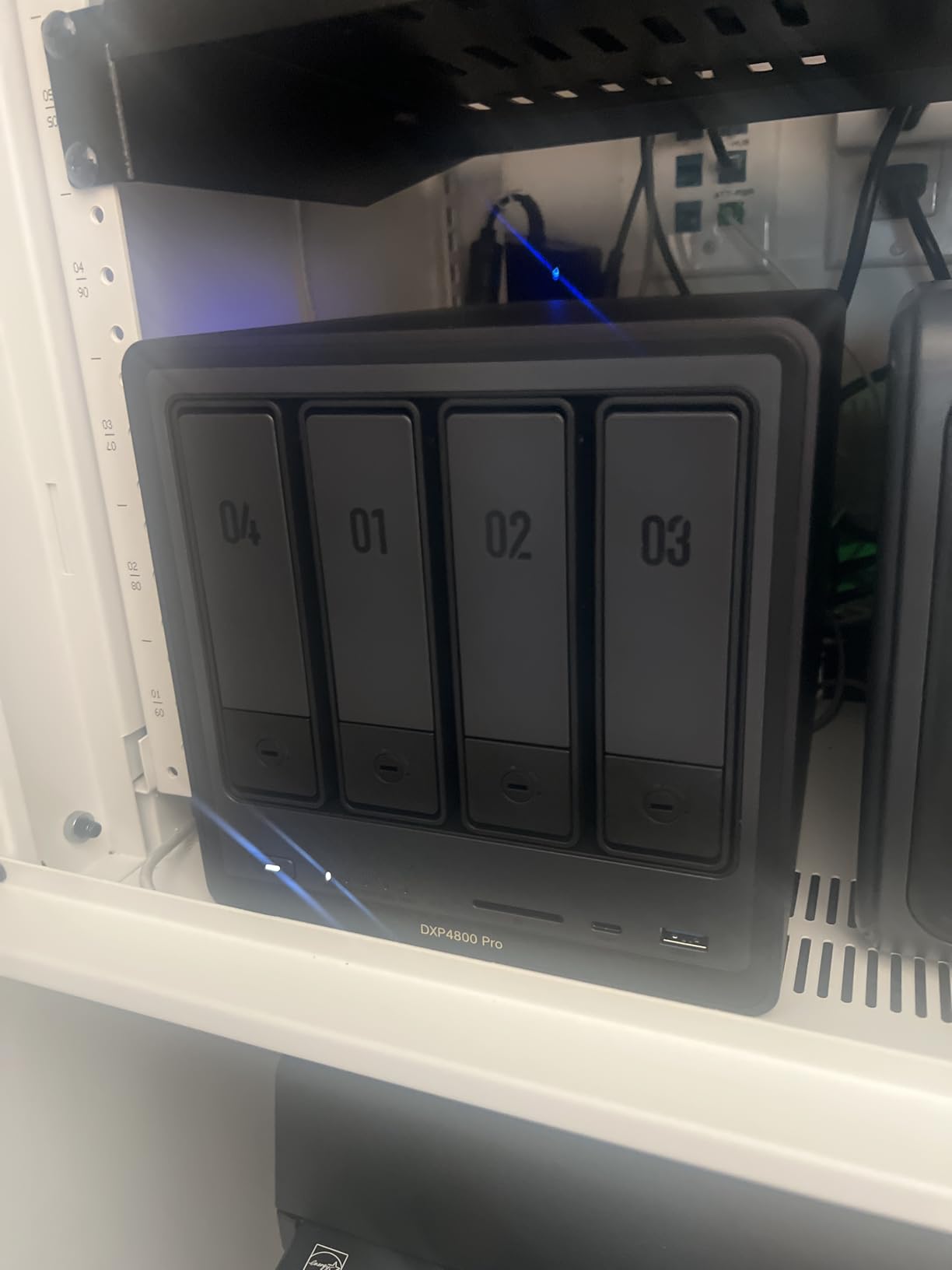 UGREEN NAS DXP4800 Pro 4-Bay for IT Professionals, Developers & Power Users | Small-Team File Server, VMs & Self-Hosted App, i3-1315U, 8GB DDR5, Built-in 128GB SSD, 10GbE+2.5GbE, 2x M.2 NVMe Slots, Diskless customer photo 2
