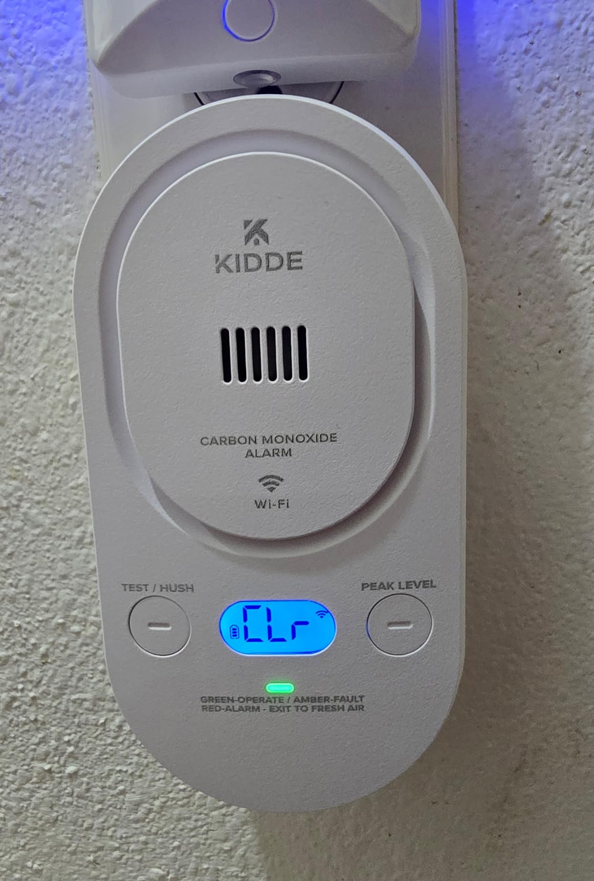 Kidde Smart Carbon Monoxide Detector, Plug-in & AA Battery Backup, COPDW | Smart Alarm with Real-Time Alerts, Digital Backlit Display, No Low Battery Chirps customer photo 1