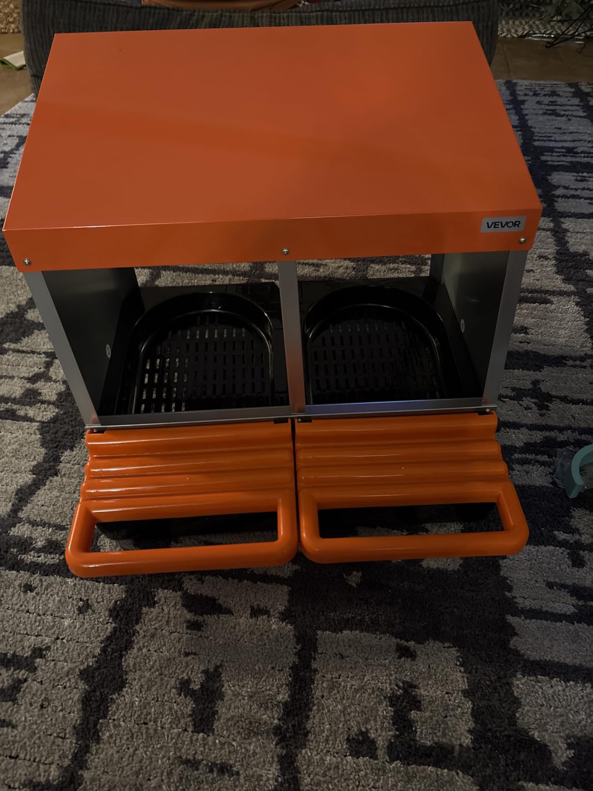VEVOR Chicken Nesting Boxes, 2 Compartments, Easy Egg Collection, Wall Mount, Easy to Assemble, Galvanized Steel and High-Strength Plastic, Roll Away Nesting Boxes for Chickens Laying Eggs, Orange customer photo 2