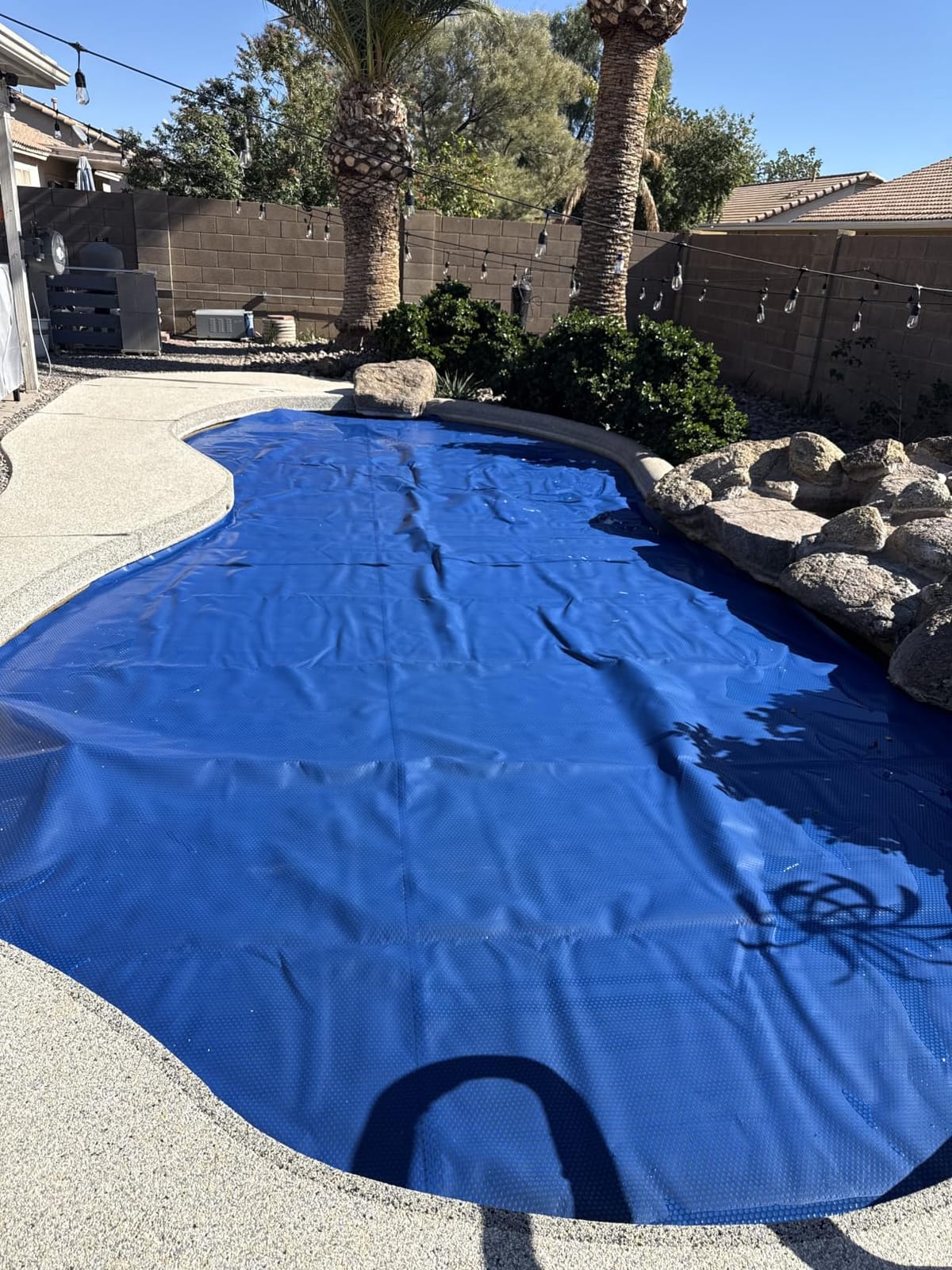 VEVOR Solar Pool Cover 18 ft, 16 Mil Round Solar Blanket Blue customer photo 2