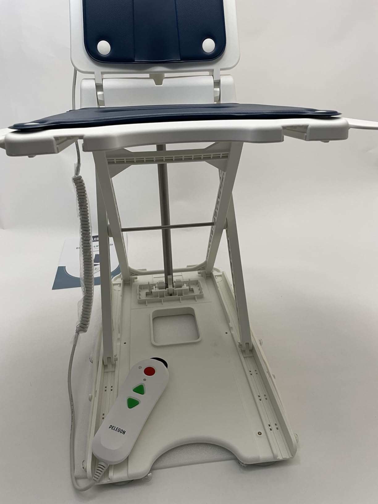PELEGON Electric Lift Chairs for Elderly, 2-in-1 Floor Lift & IP68 Waterproof Bath Lift, Foldable Lift Assist Device with Remote, 300 lb Capacity, Emergency Stop, 1 Click-Assembly Fall Recovery Chair customer photo 2
