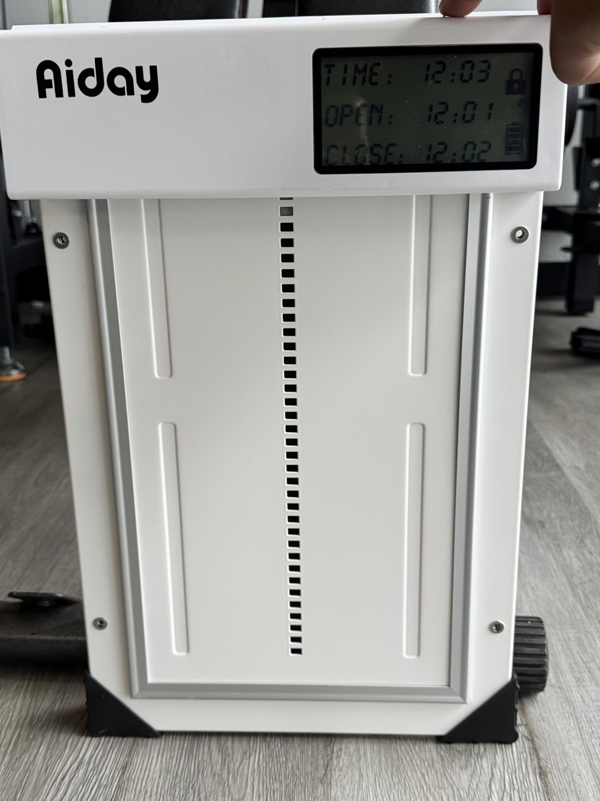 Automatic Dog Door for Door with Collar Sensor, Electronic Medium Dog Door with Anti-Pinch, Timing Function, Metal Frame&Panels, Mains-Powered- M customer photo 2