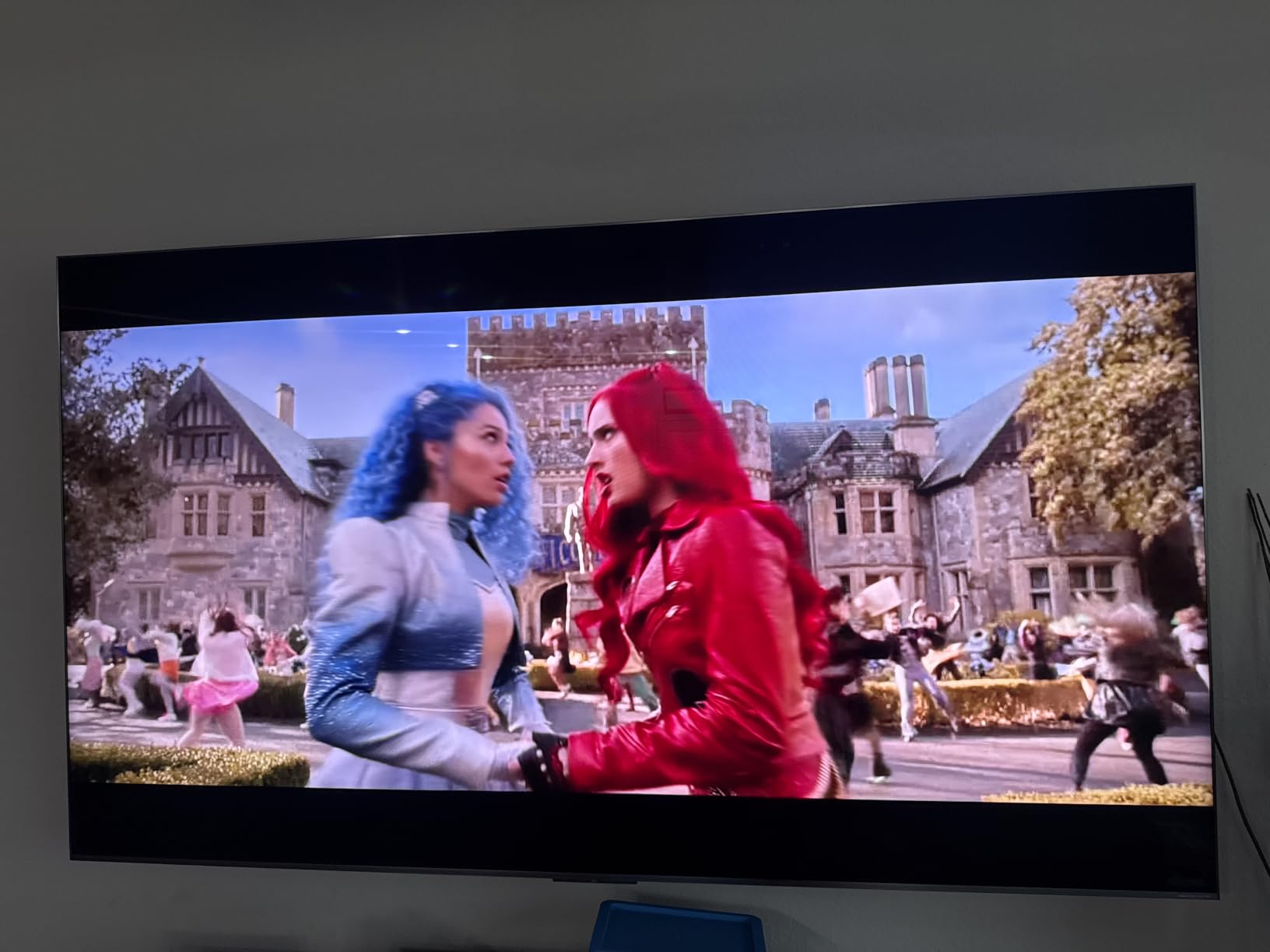 65 Inch Class QM8L Series | SQD-Mini-LED QLED Smart TV | 65QM8L, 2026 Model | 144Hz | Ultimate Color Brightness & Contrast | Google AI Bang & Olufsen | Voice Control Gaming Streaming Television customer photo 2