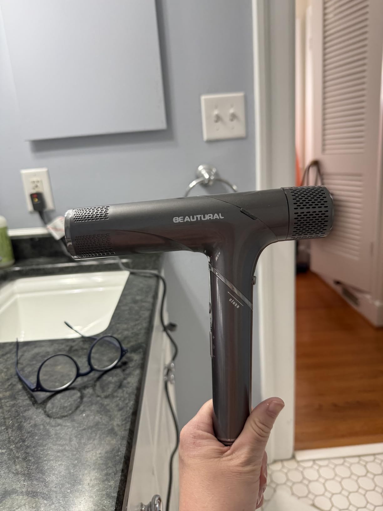 BEAUTURAL 1600W High-Speed Foldable Dual Voltage Travel Hair Dryer, Gray customer photo 1