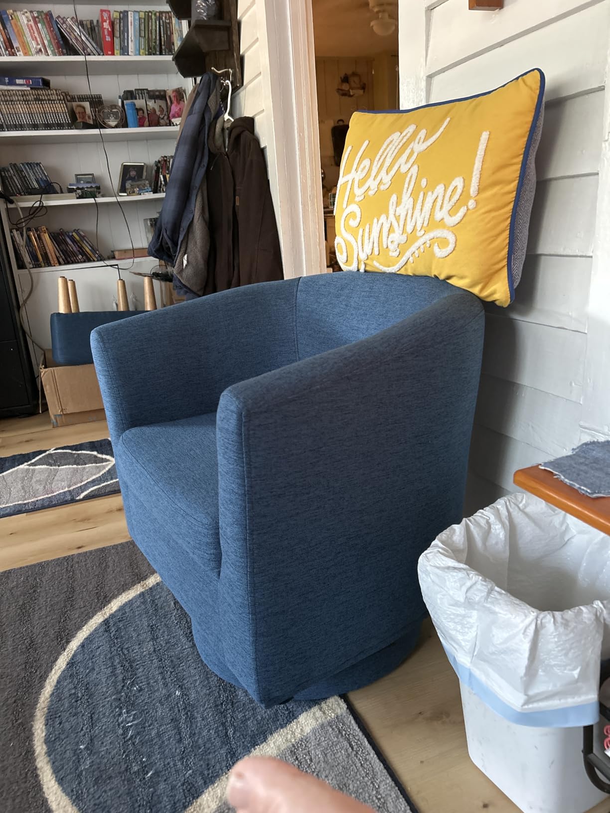 DAZONE White Swivel Accent Chair with Ottoman Modern Sherpa Barrel Armchair | 360° Small Space Side Chair for Living Room, Bedroom, Reading Nook, Upholstered, Solid Wood Frame, Soft Cushion, Footrest customer photo 1