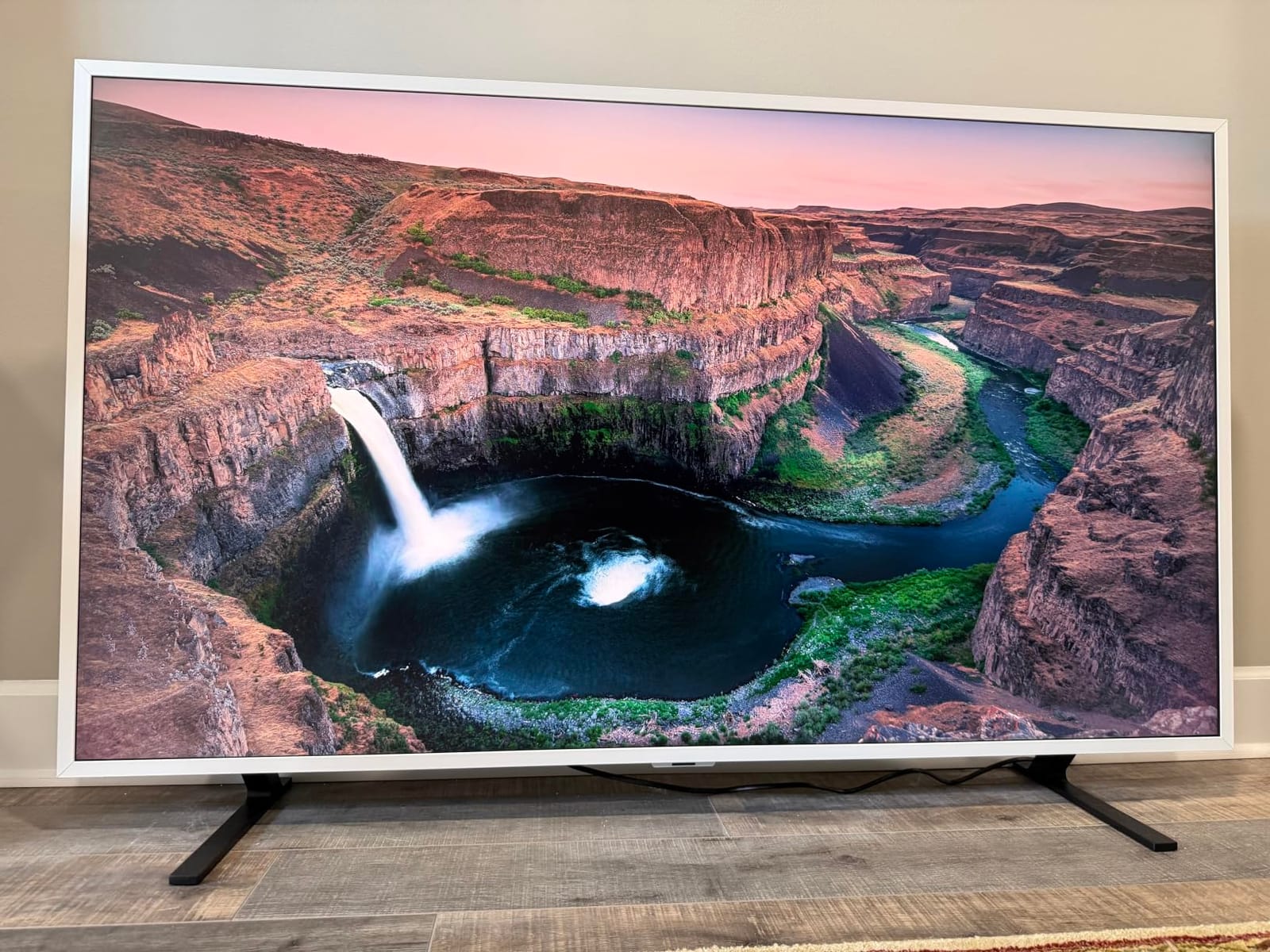 55-Inch Gallery TV QNED AI LX7B Series Mini LED Smart TV, HDR10, AI Upscaling 4K, Wow Orchestra, Glare-Free, Alexa Enabled, White Bezel, Wall Mount Included (55LX7BPUA, 2026) customer photo 2