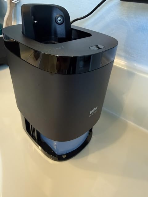 Braun NEVO Premium Men's Electric Shaver with World's 1st AeroTouch Technology, Includes Smart Display, 7in1 Care System, Power Travel Case. Braun's Best Electric Razor, 17010C customer photo 2