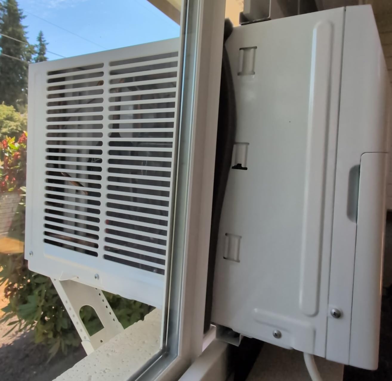 12,000 BTU Inverter Window Air Conditioner, Wi-Fi Smart App Control, Energy Efficient, Quiet, Living Bedroom Home, up to 550 Sq. Ft. customer photo 1