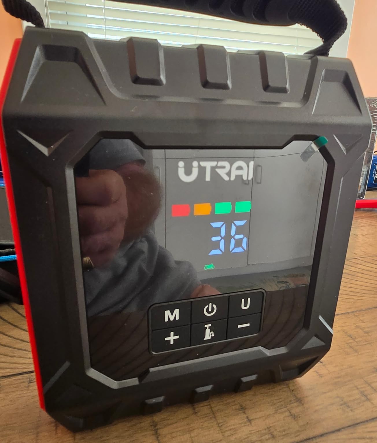 UTRAI 8000A Jump Starter with Air Compressor 160PSI for All Gas/12L Diesel customer photo 2