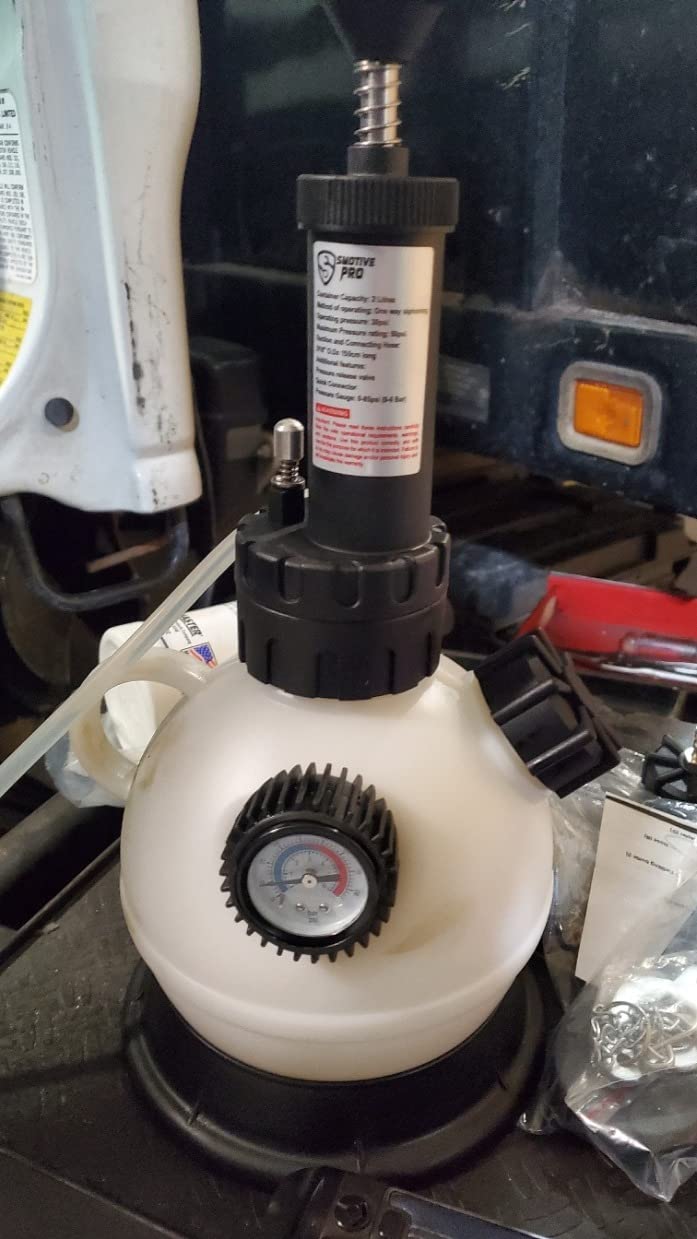 SMOTIVEPRO 2L Manual Brake Bleeder Kit with 4 Master Cylinder Adapters customer photo 2