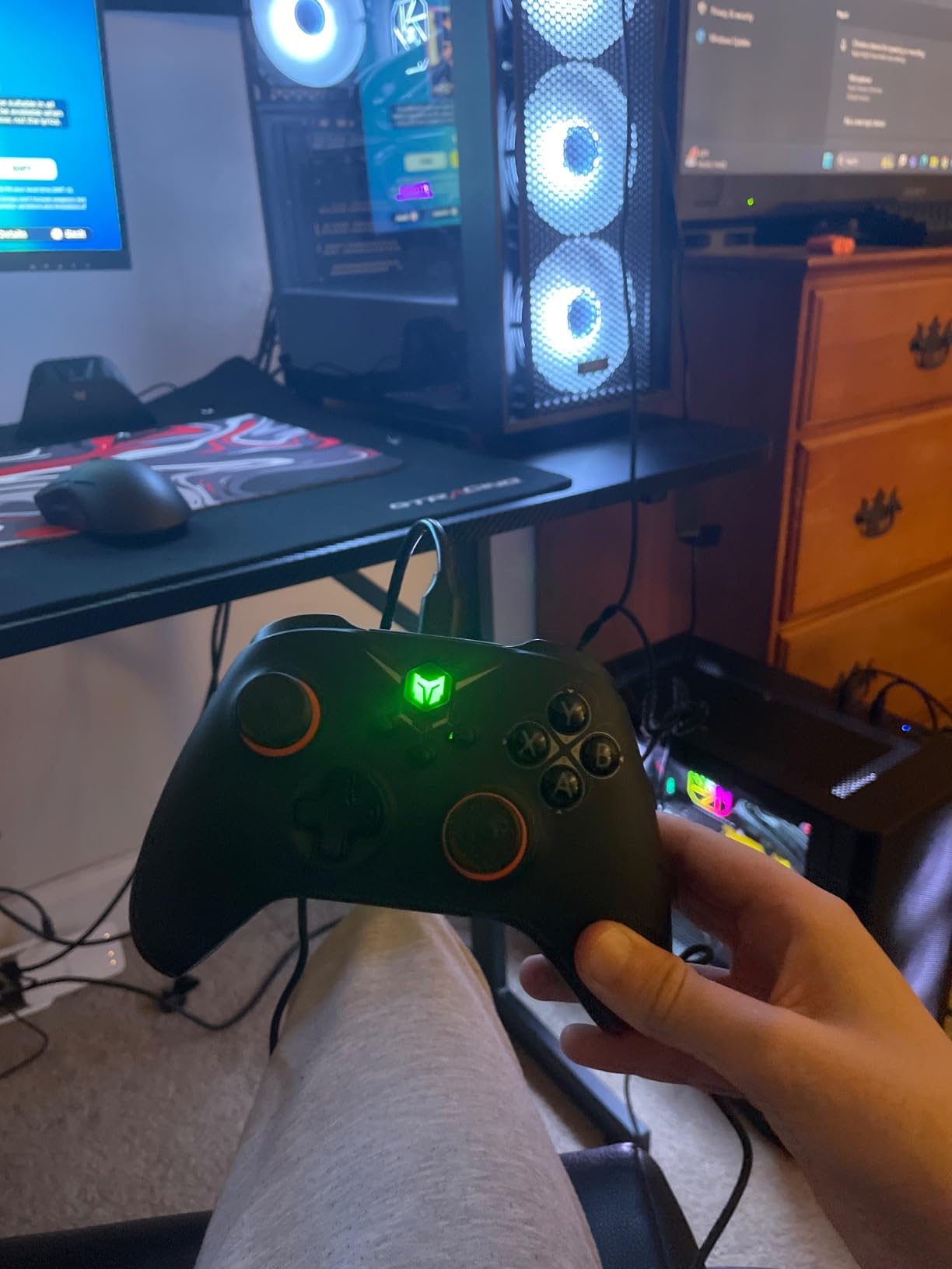 BIGBIG WON Fight Master Leverless Controller for Switch 2/Switch/PC/iOS/Android, All-Button Hitbox Arcade Stick with Bluetooth/2.4G/Wired, Hot-Swappable Fast-Trigger Mechanical Switches, RGB Fight Stick customer photo 1